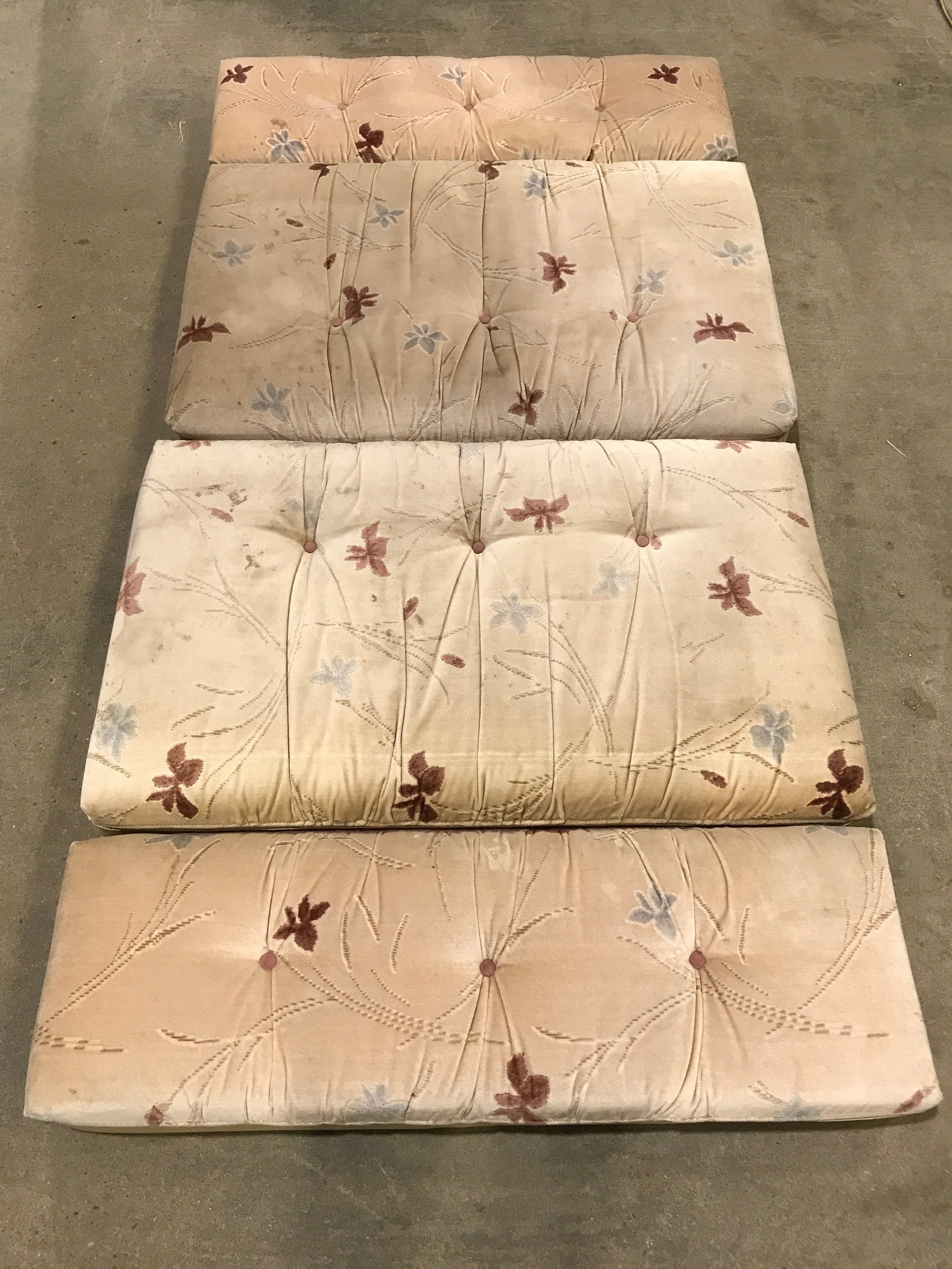Used Dinette Cushion Set- 4 piece | 2 @ 40