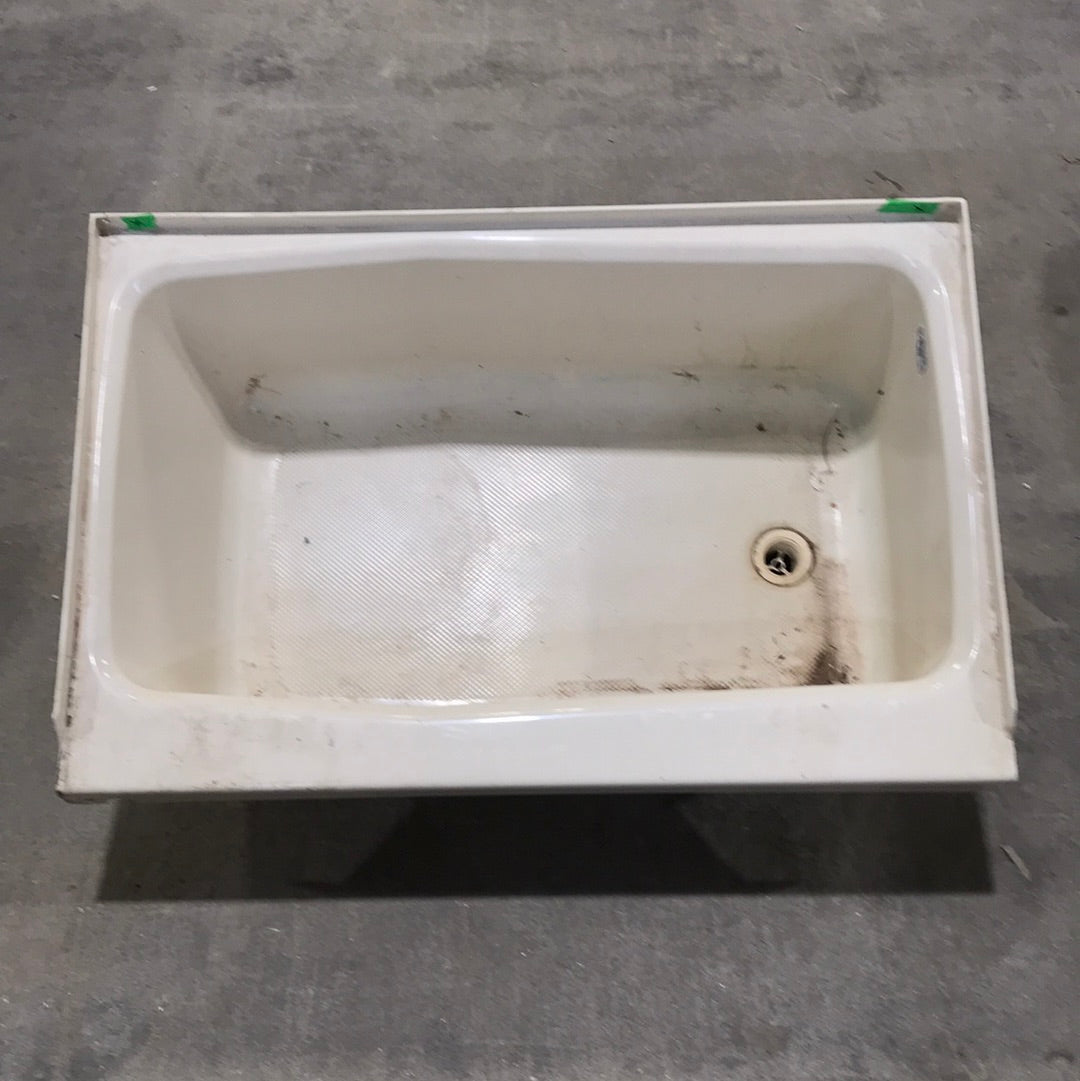 Used RV Bath Tub 36” L x 24 W ” Right Hand Drain