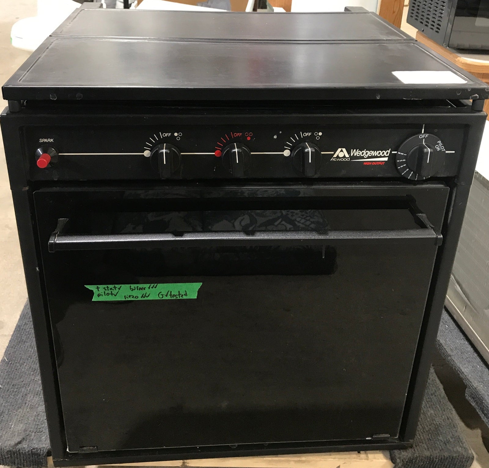 Used Atwood / Wedgewood range stove 3-burner R2136BGP