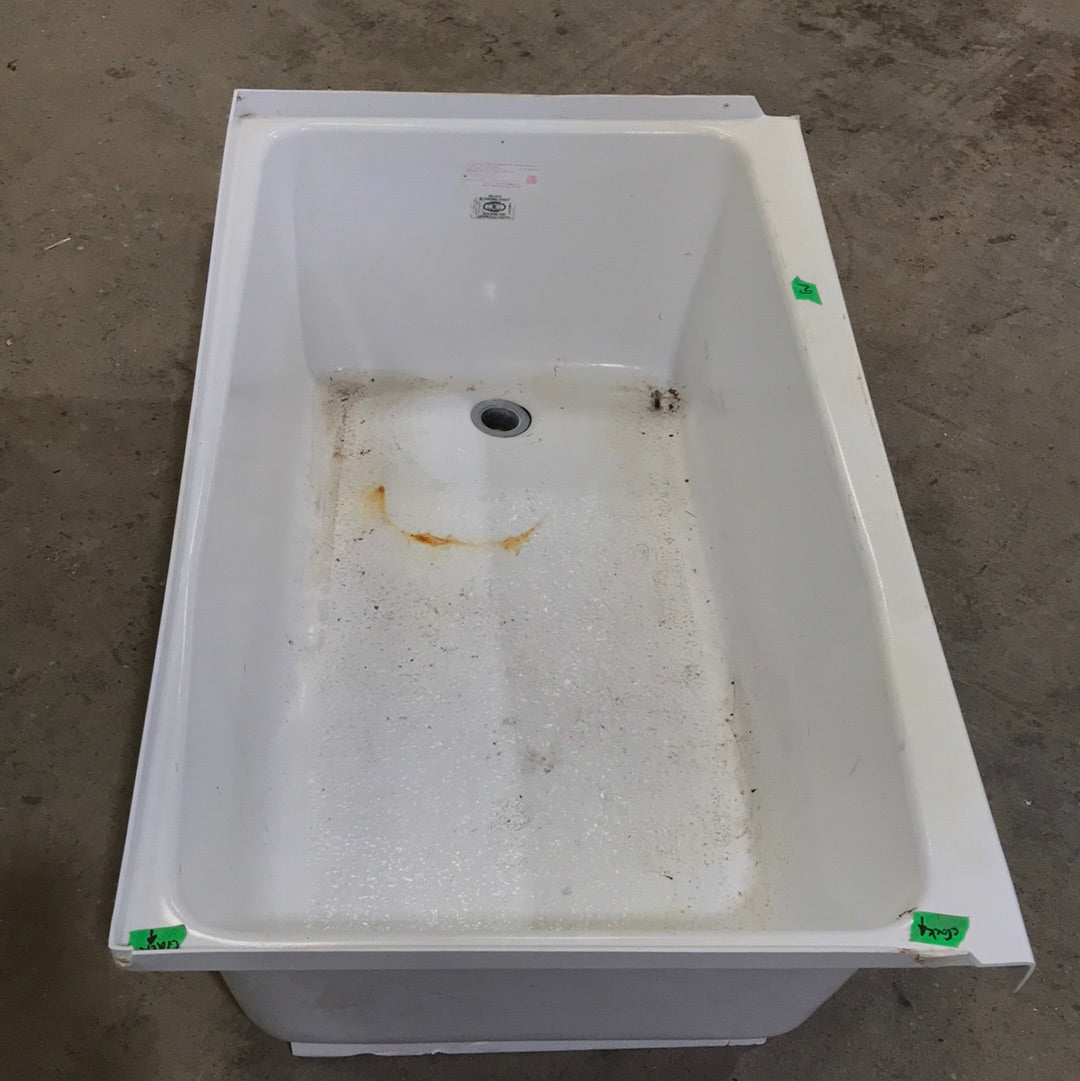 Used RV Bath Tub 40” L x 24 W ” - Right Hand Drain