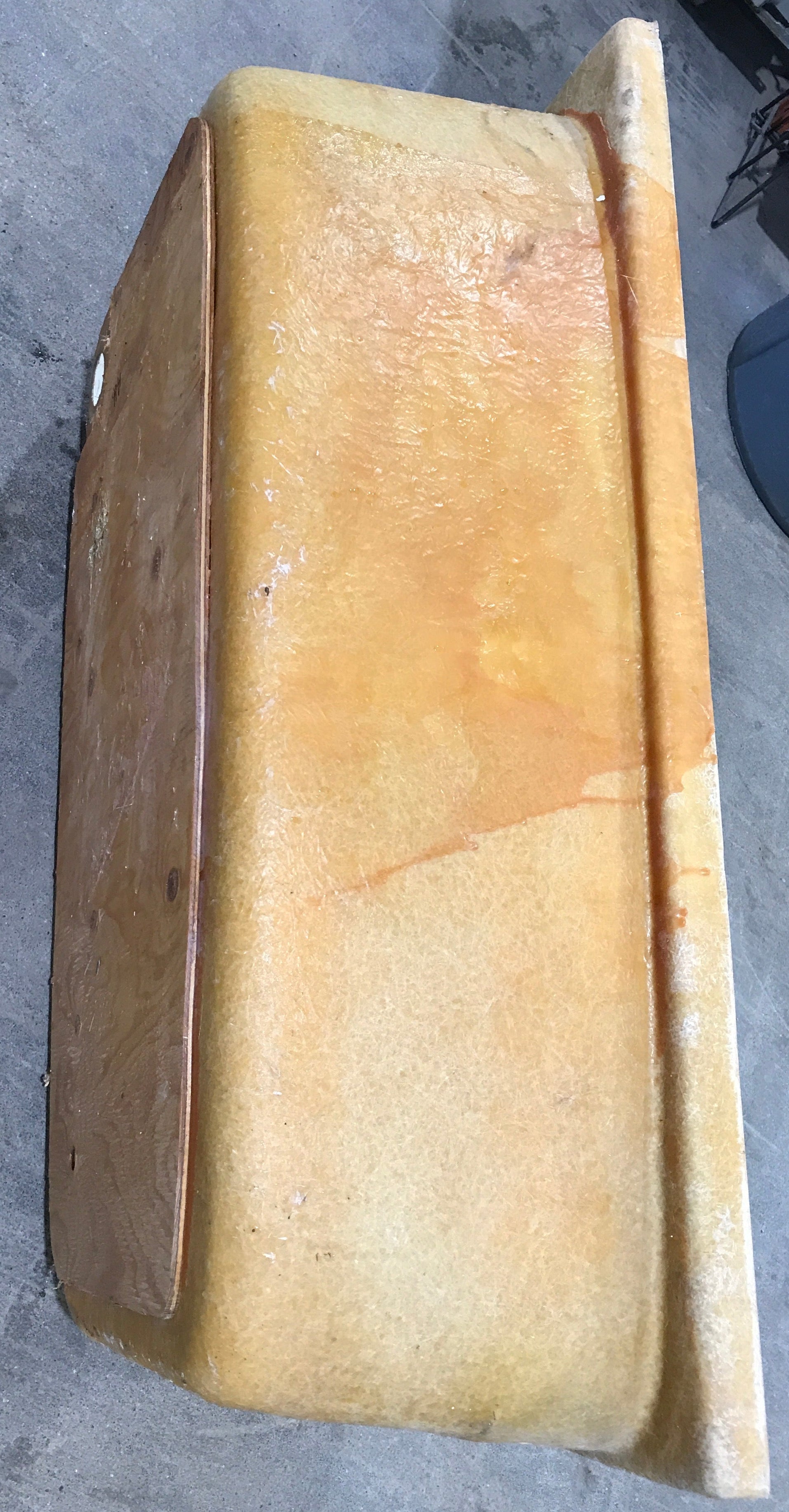 Used RV Bath Tub 43 3/4” x 25 1/2” - Right Hand Drain