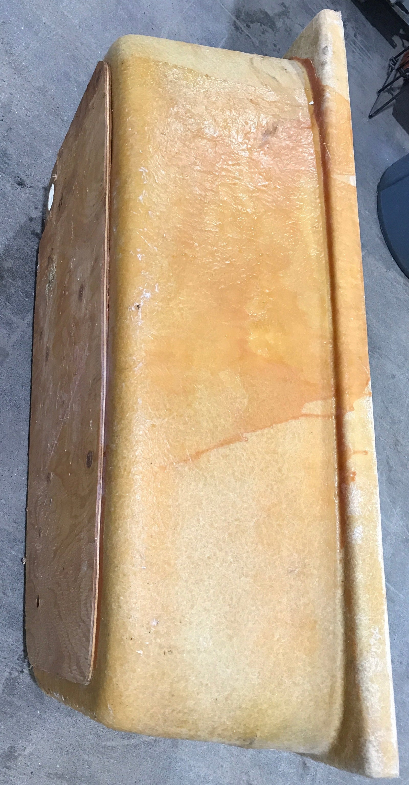 Used RV Bath Tub 43 3/4” x 25 1/2” - Right Hand Drain