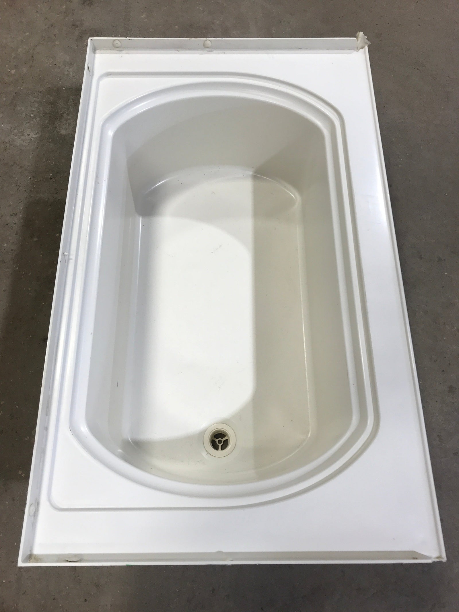 Used RV Bath Tub, Left Hand Drain - 40” L x 24