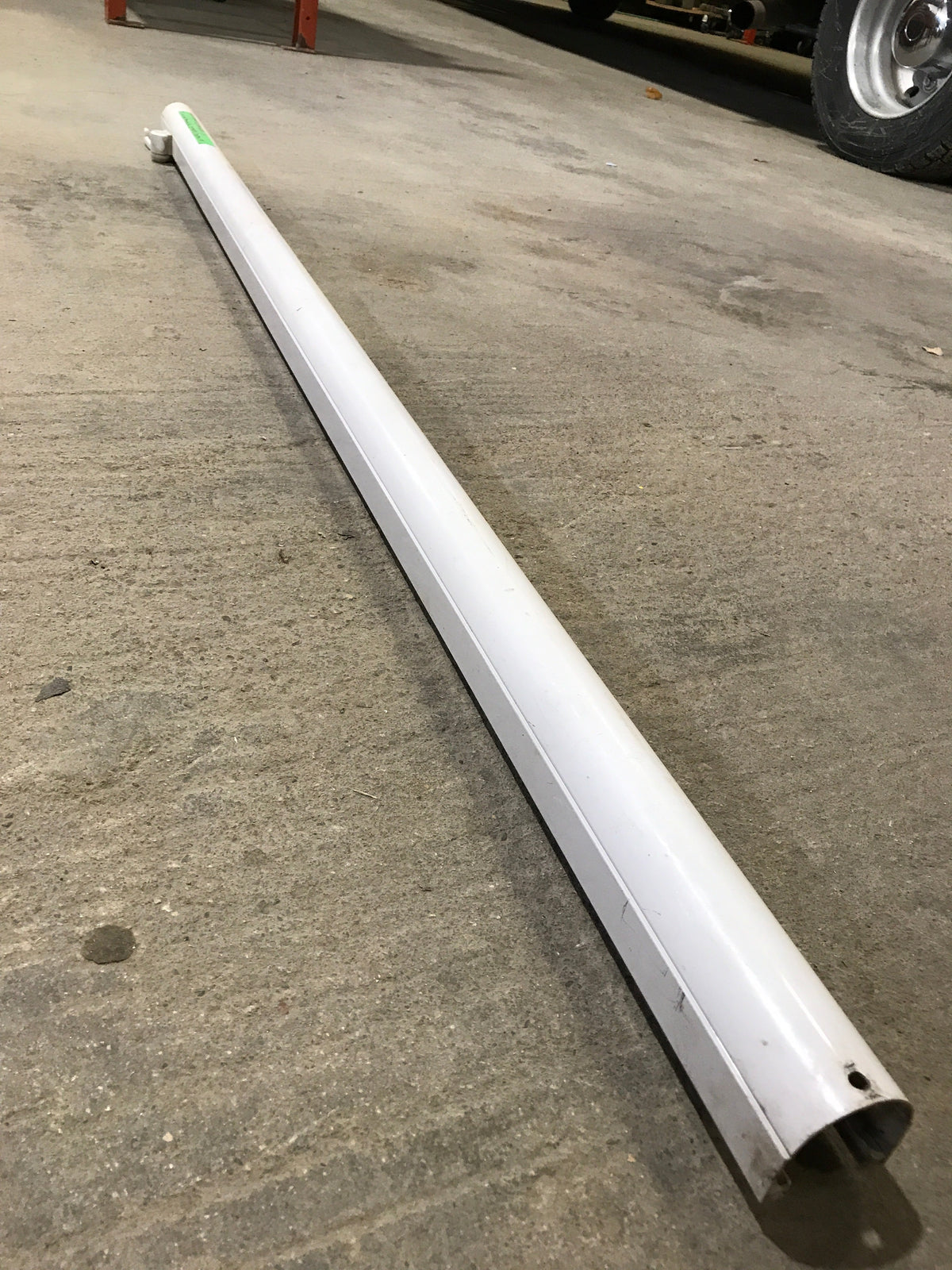 Used Dometic Sunchaser II Tall Main Arm Assembly, Polar White - 3310792043 / 3310792.118B