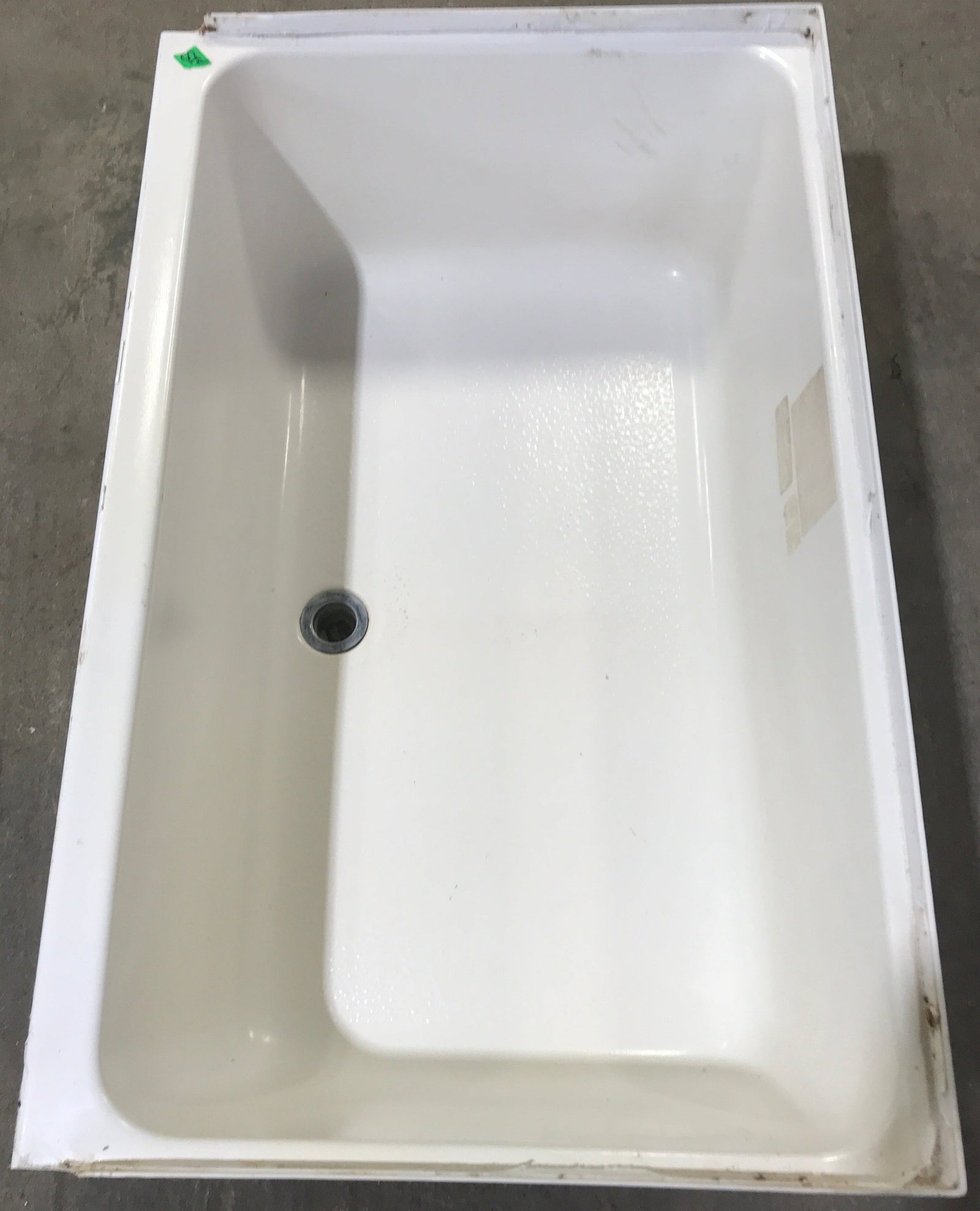 Used RV Bath Tub, Center Hand Drain - 38” L x 24