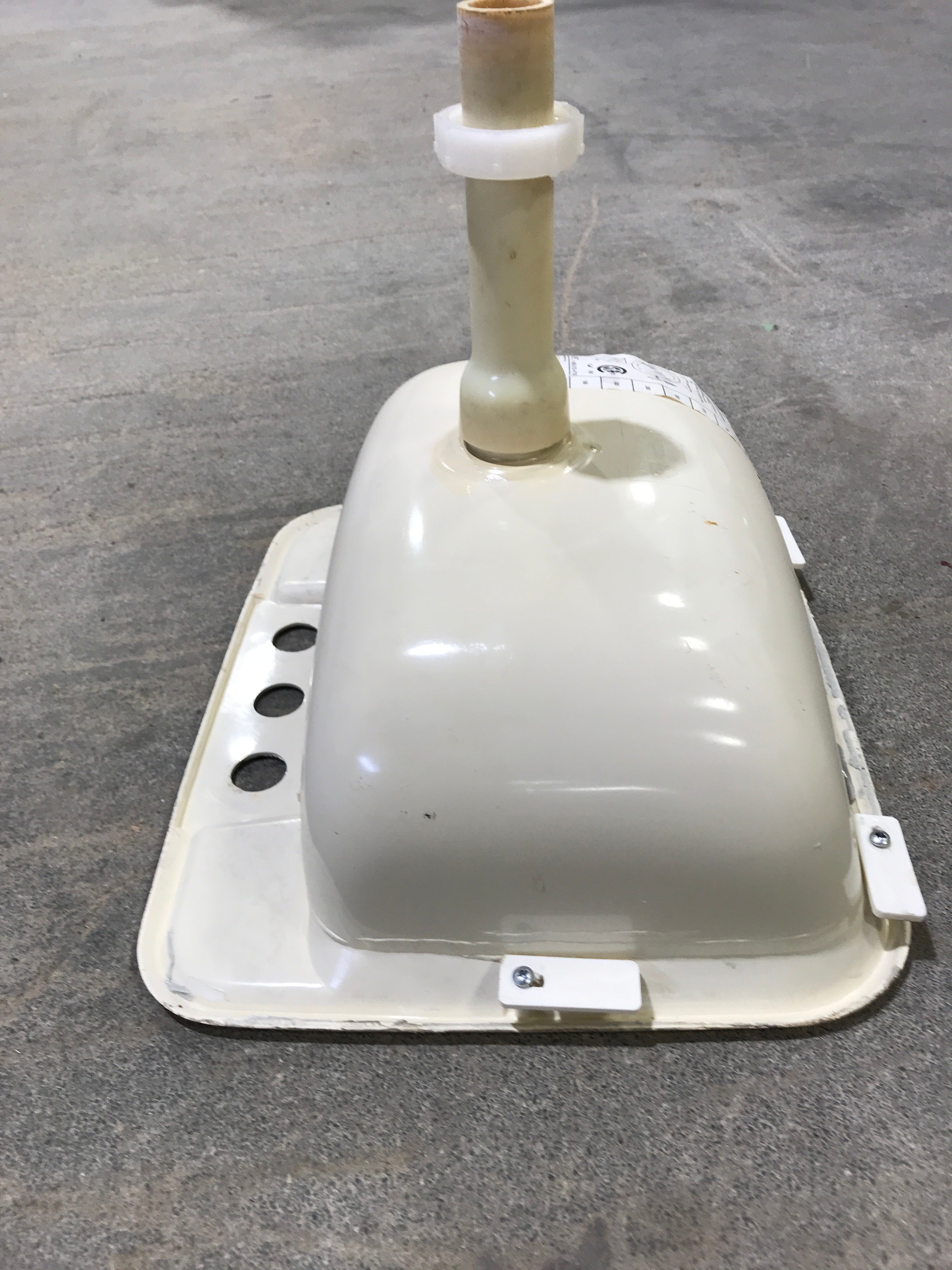 Used Bathroom Sink, Bone - 14 1/2" x 12 1/2" x 5"D