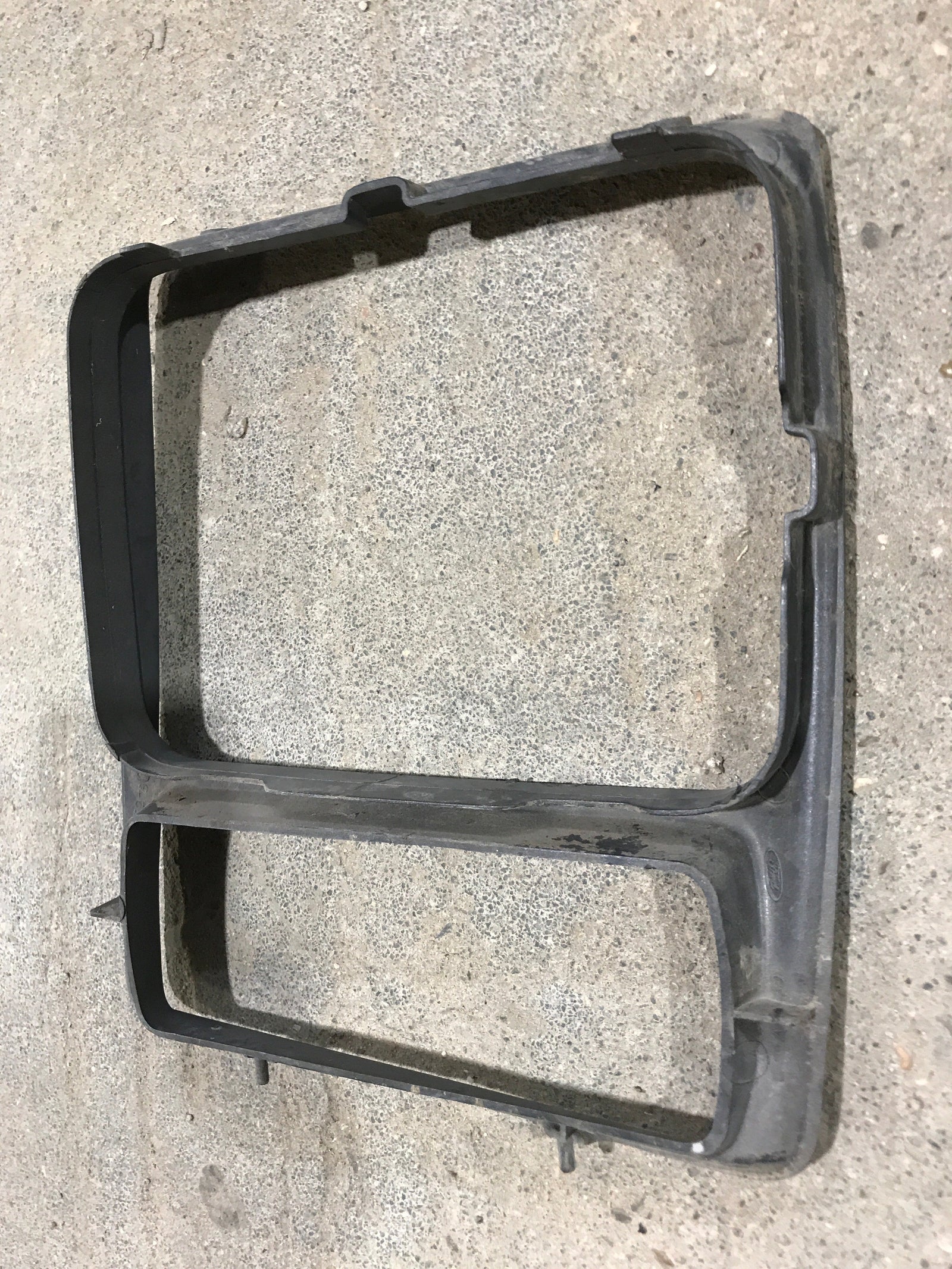 Used 1989 Ford Class C Headlight Housing - Drivers side