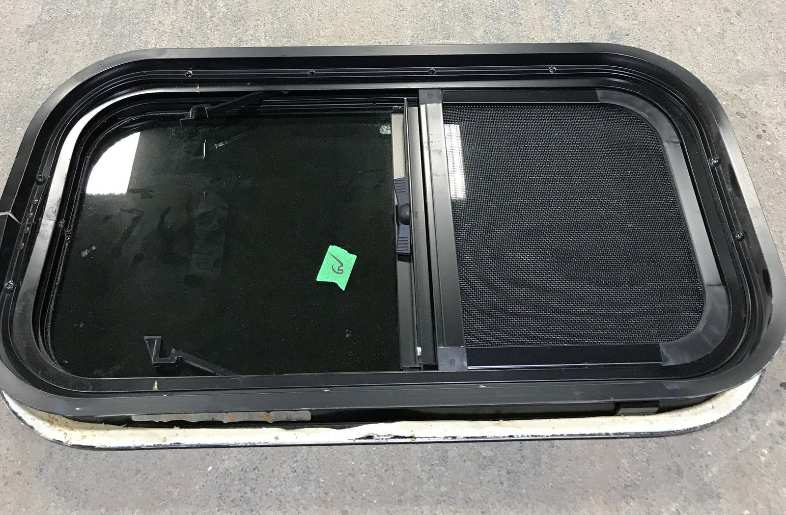 Black Radius Opening Window : 21 1/4