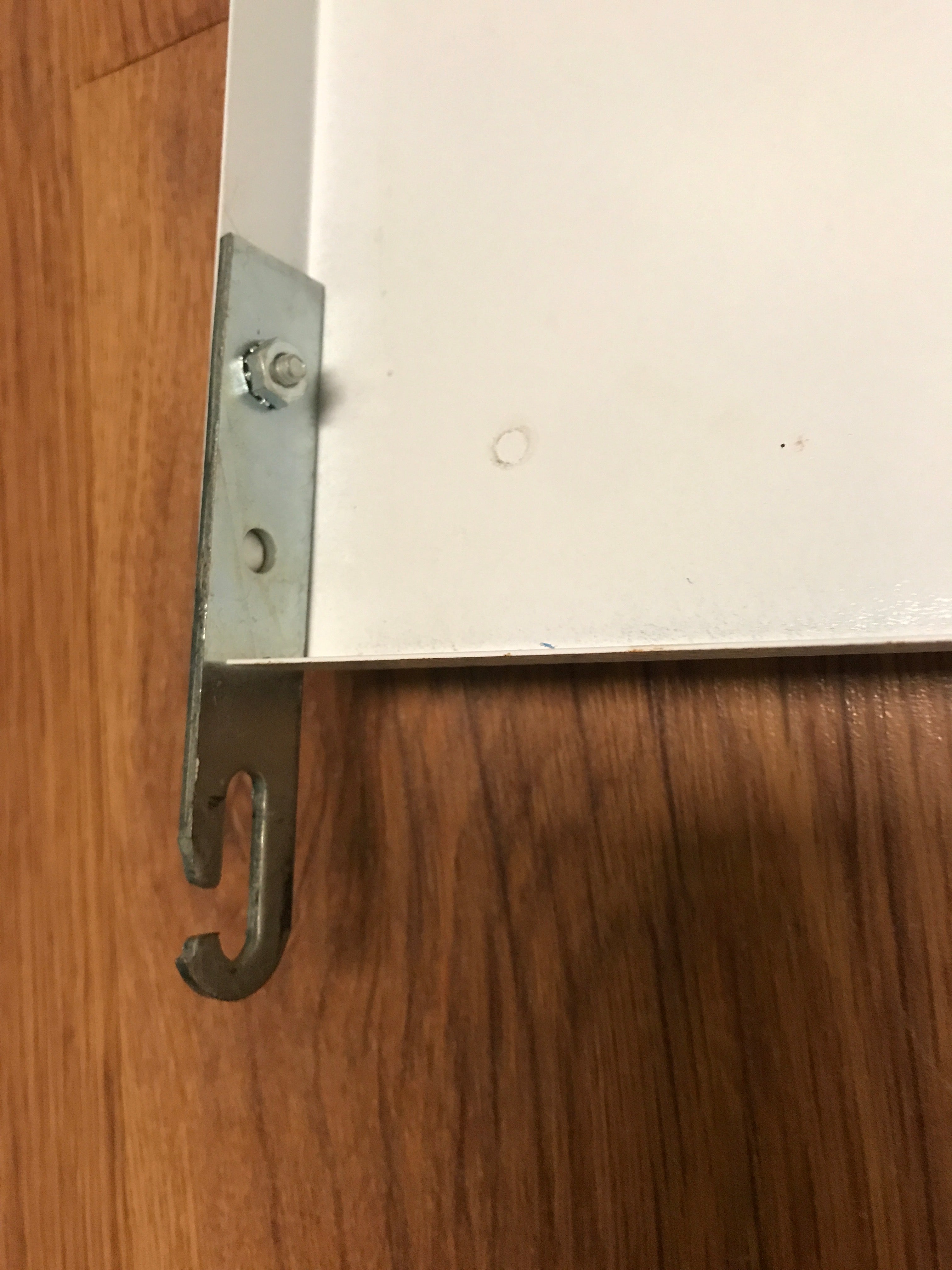 Used MAGIC Chef Bi-Fold Cover White for CLY2242BDH
