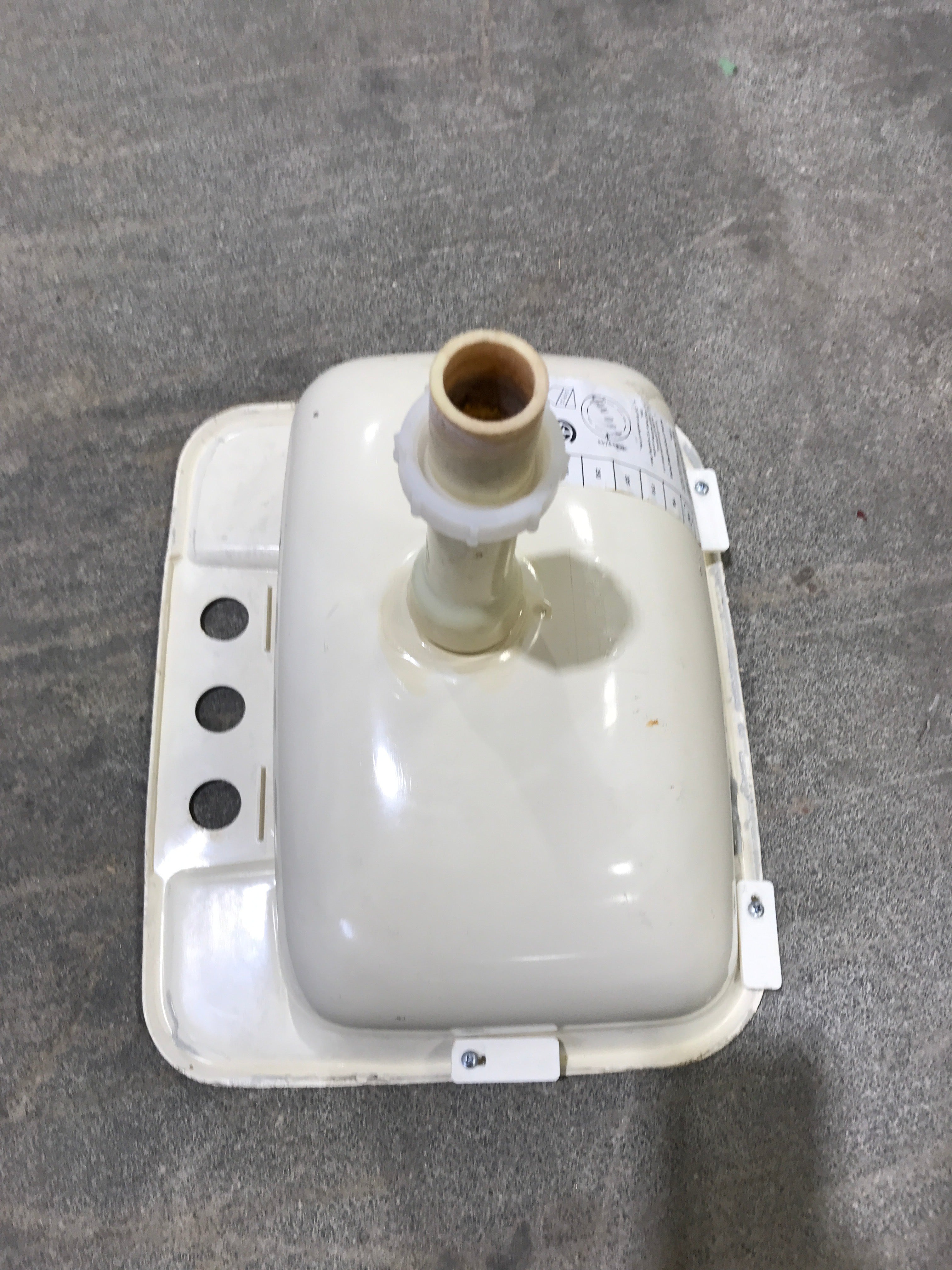 Used Bathroom Sink, Bone - 14 1/2" x 12 1/2" x 5"D