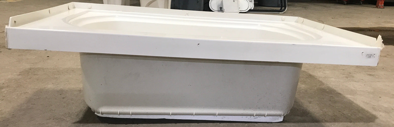 Used RV Bath Tub, Left Hand Drain - 40” L x 24