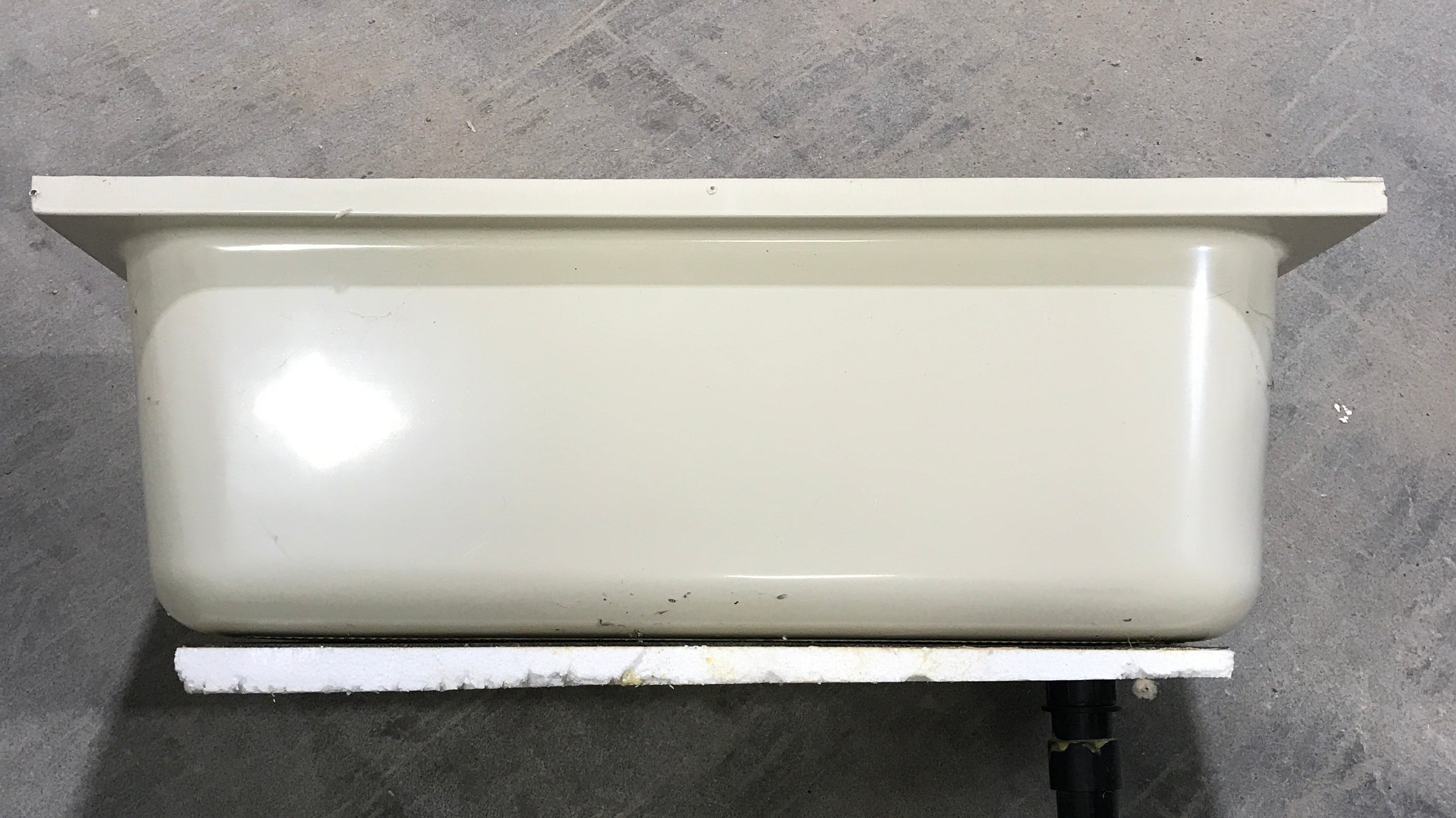 Used RV Bath Tub 36” L x 24 W ” Left Hand Drain