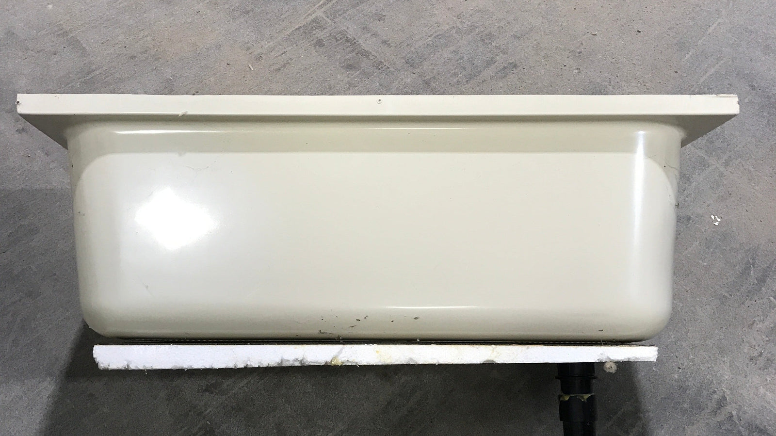 Used RV Bath Tub 36” L x 24 W ” Left Hand Drain