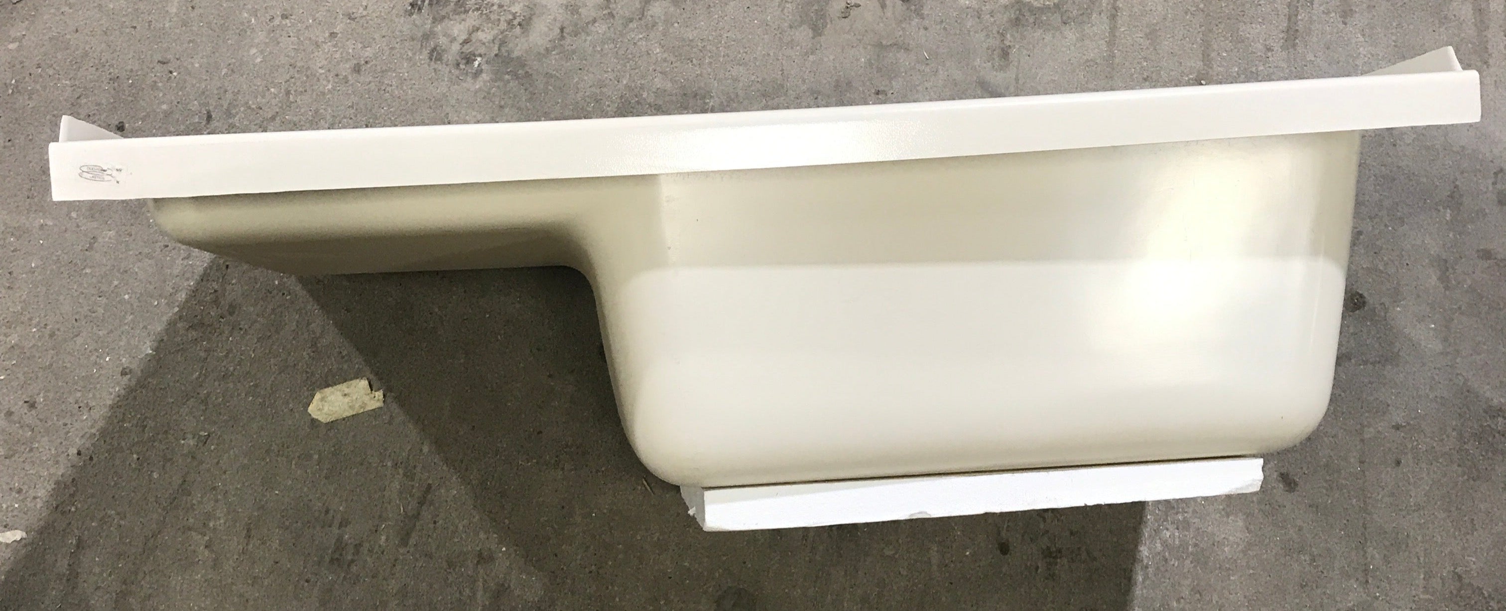 Used RV Step Bath Tub 38” x 24” - Right Hand Drain
