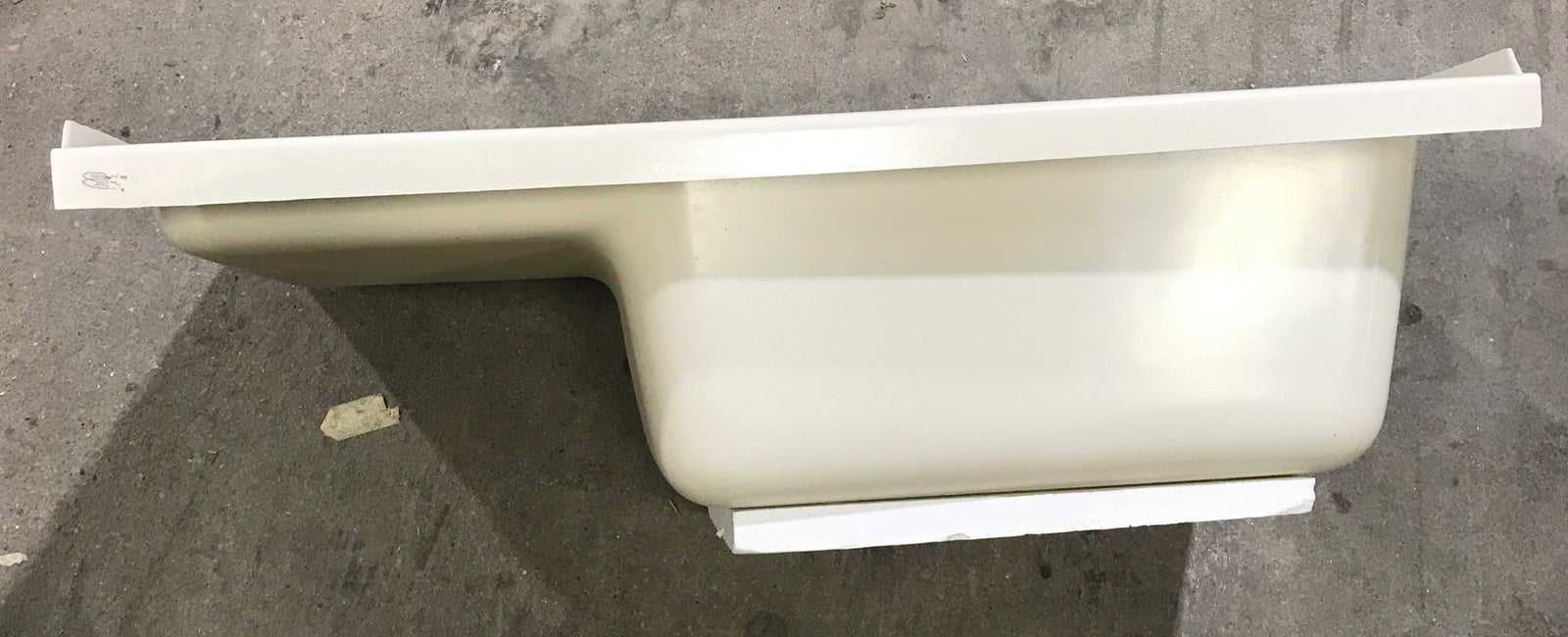 Used RV Step Bath Tub 38” x 24” - Right Hand Drain