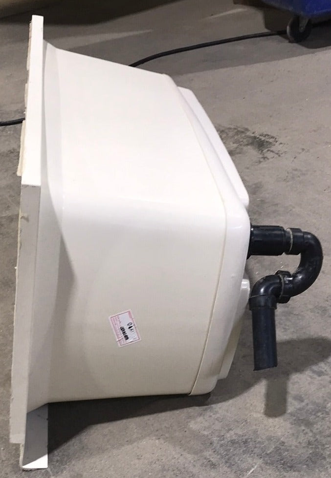 Used RV Bath Tub 46” x 24” - Right Hand Drain