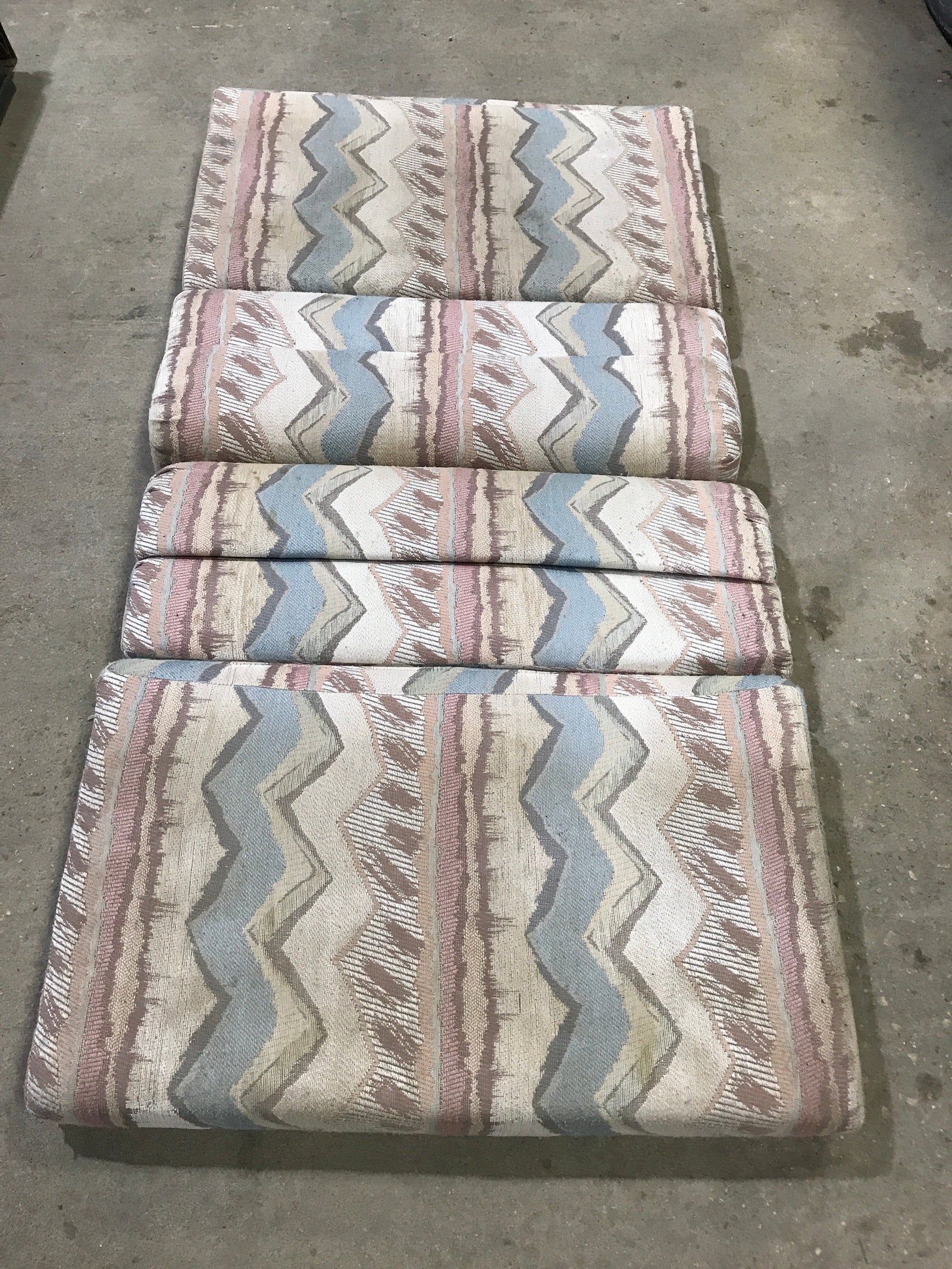 Used Dinette Cushion Set- 4 piece: 2 @ 38