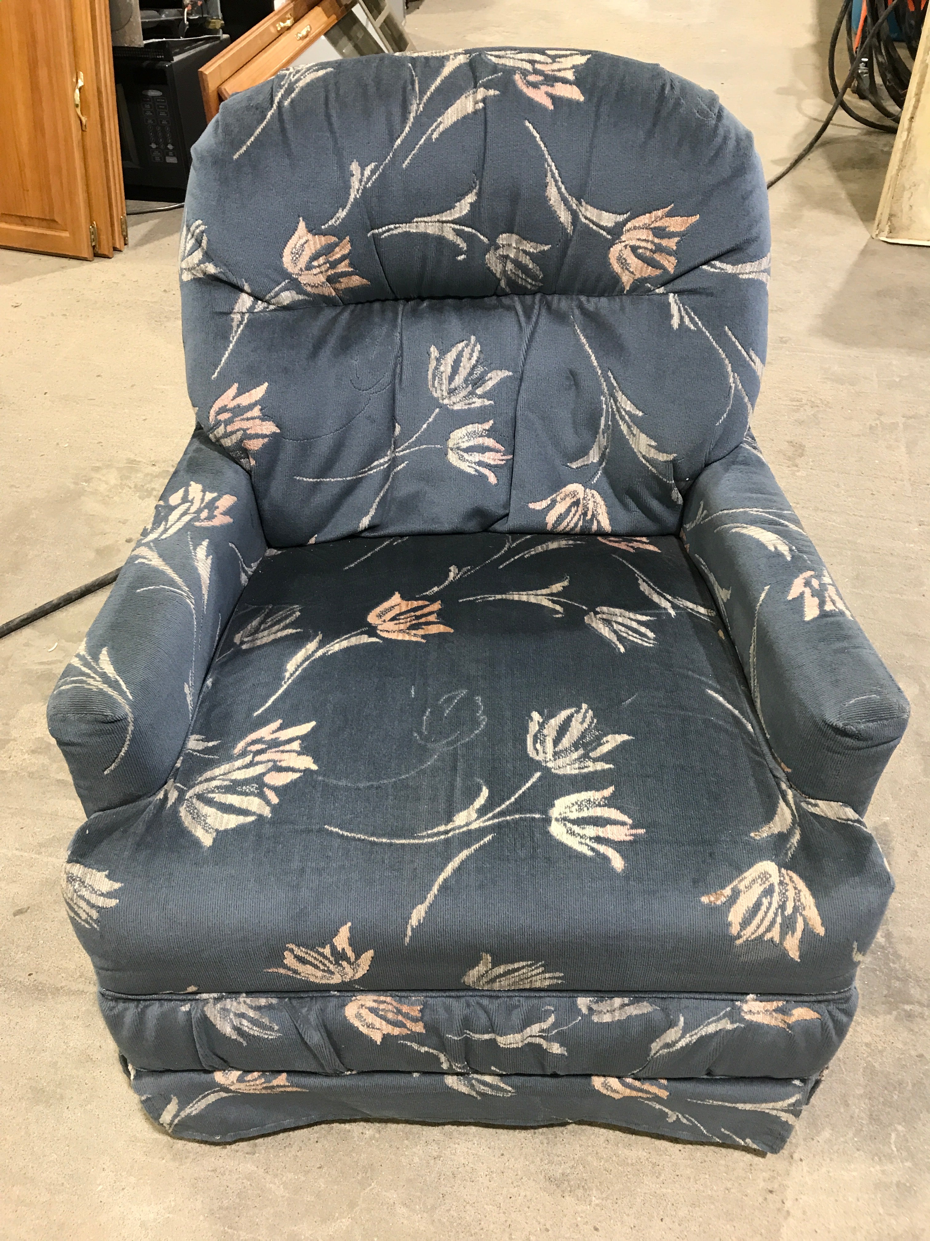 Used RV Chair - Blue with design
