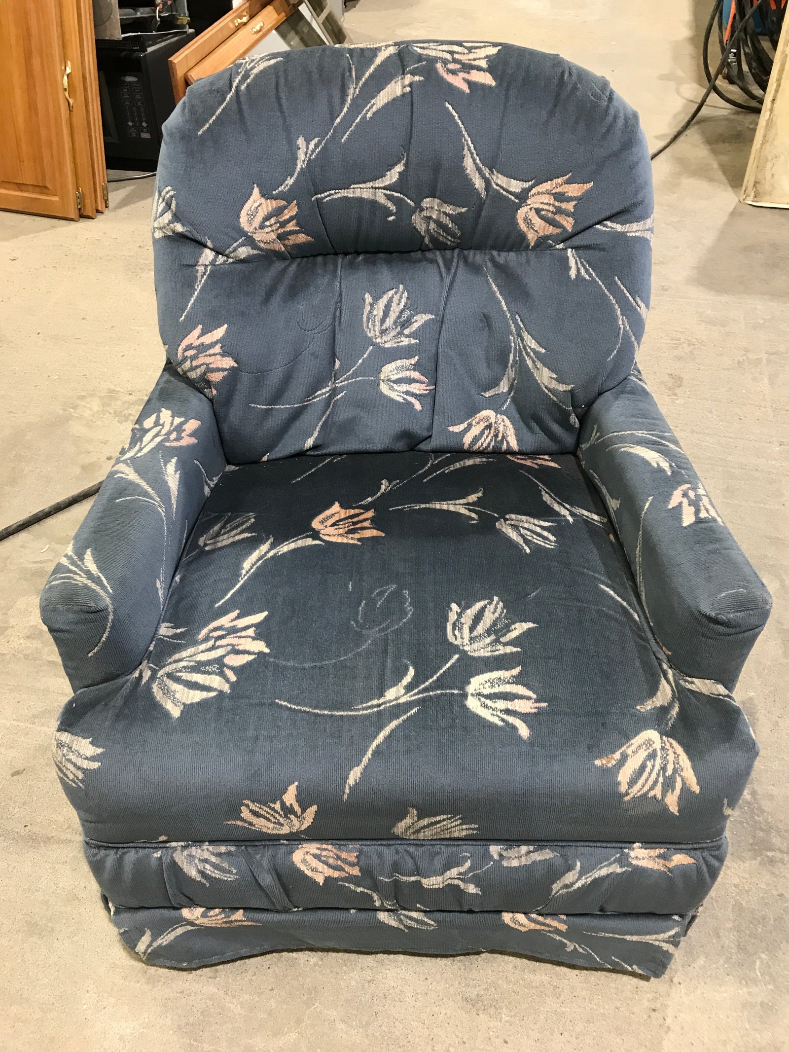 Used RV Chair - Blue with design