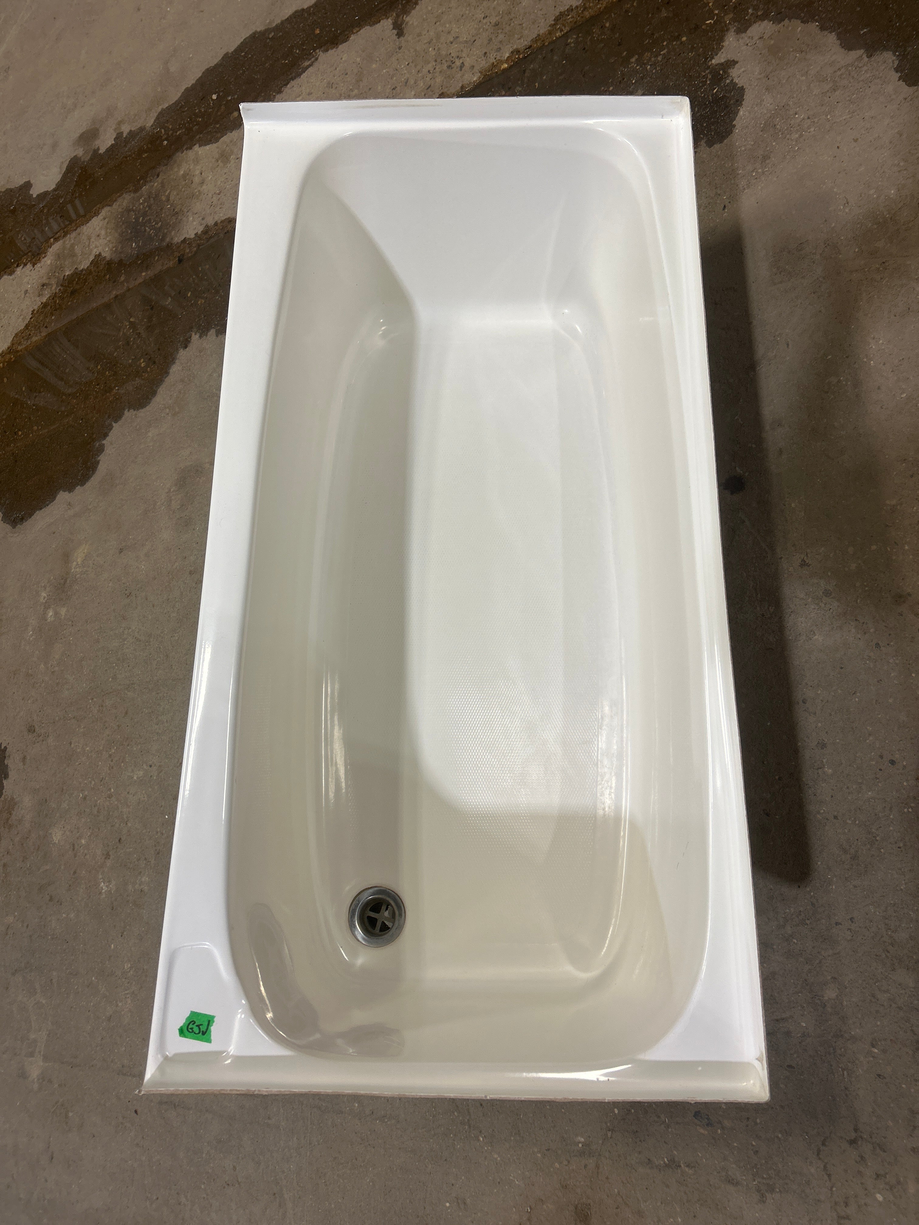 Used RV Bath Tub, Right Hand Drain - 43 3/4” x 22”