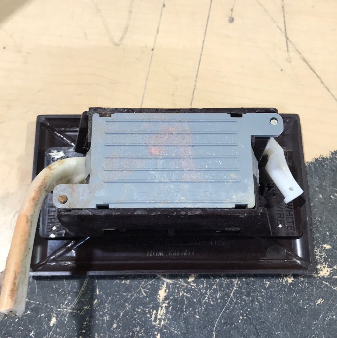 Used RV 15A 125V Wall Receptacle/Outlet BROWN (SLATER ELEC. INC)