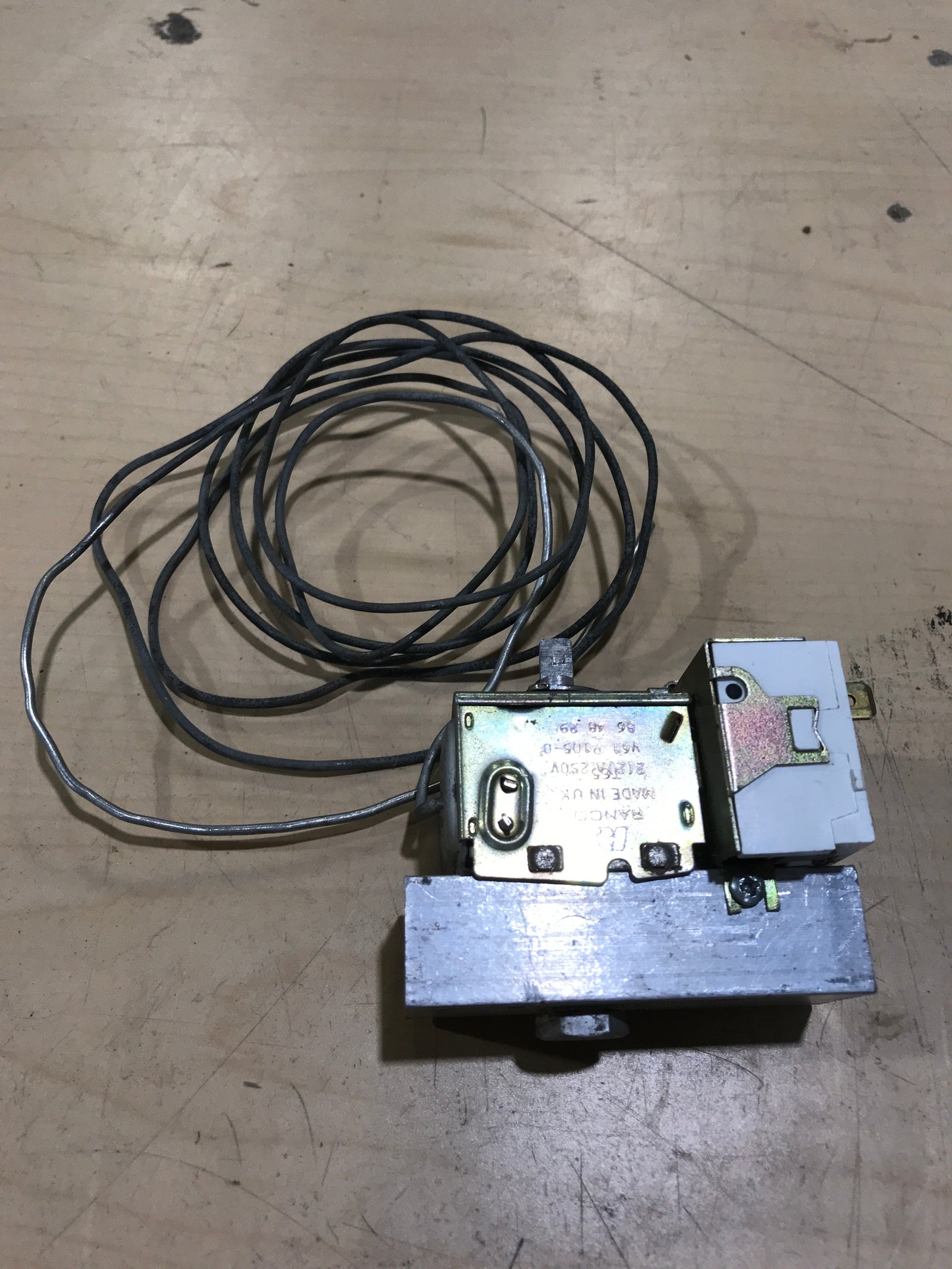 Used Dometic Combo Thermostat - 2007199009