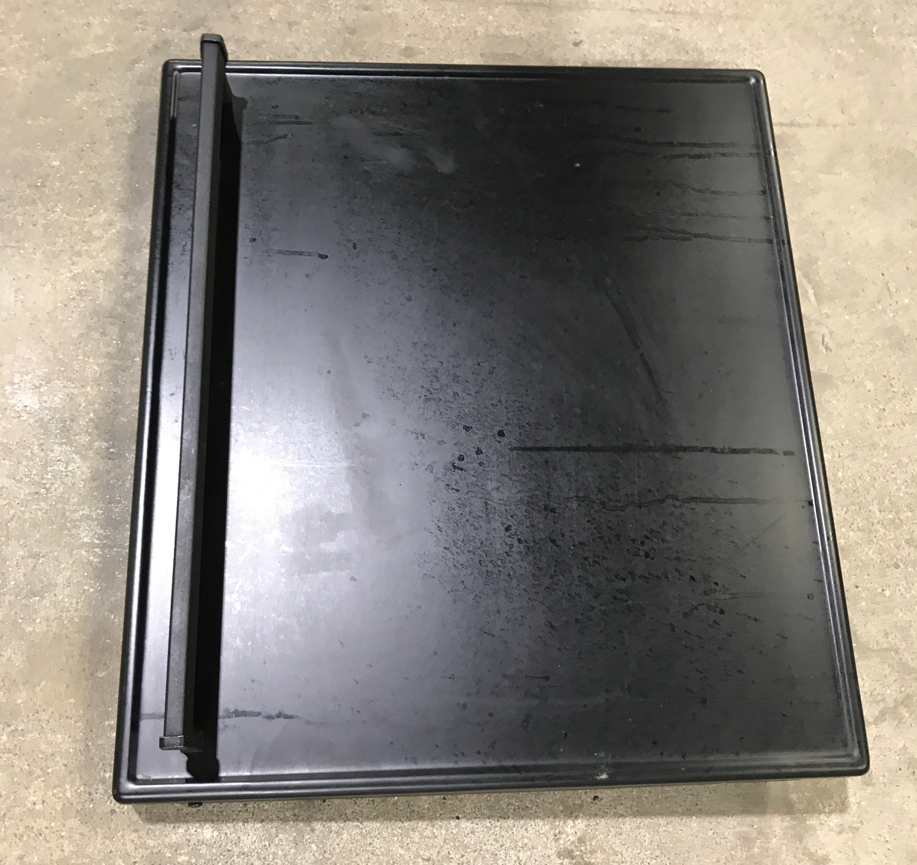Used Wedgewood Oven Door Fits R2146BB - 19" W x 16 1/2" H