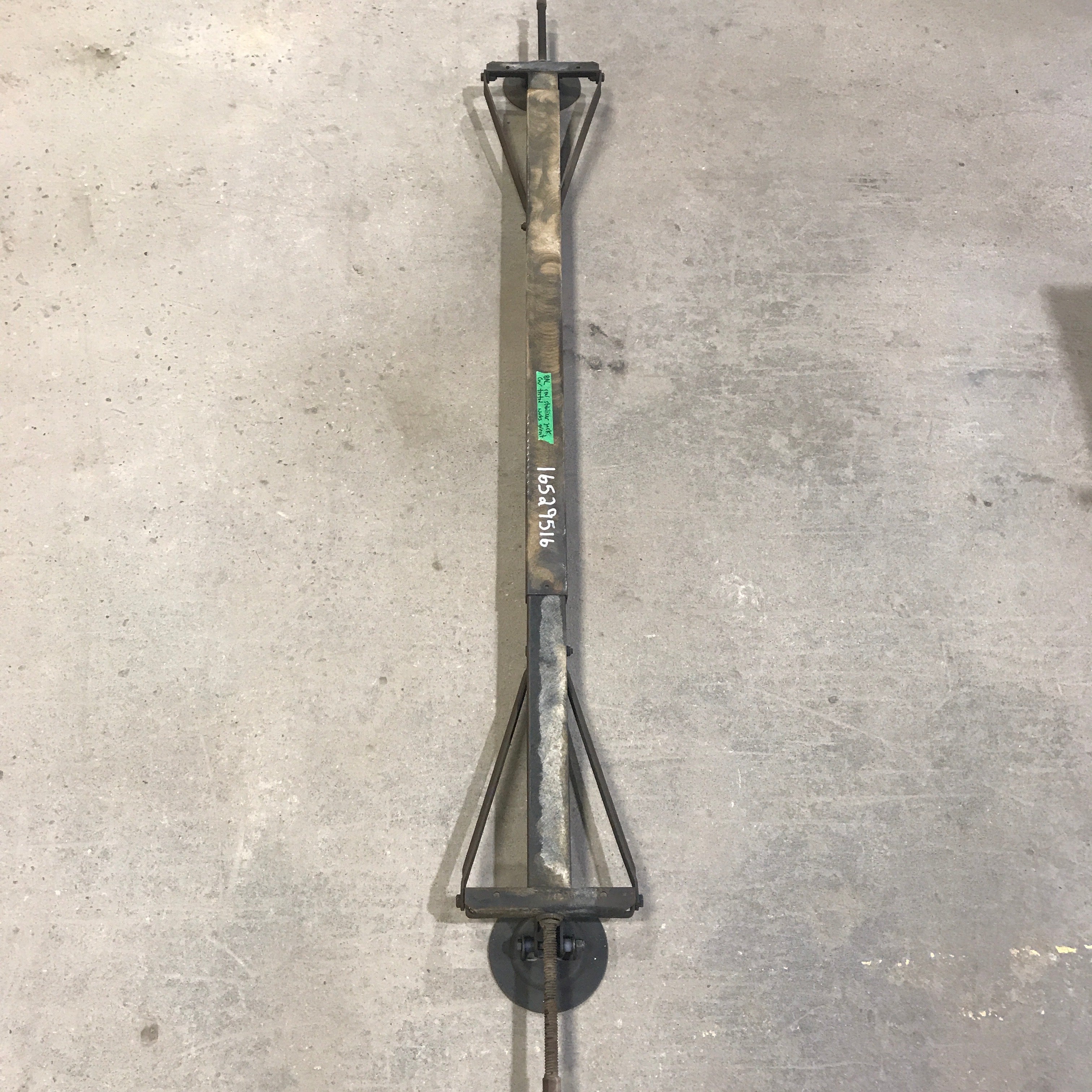 Used BAL Telescopic Stabilizer Jack 79"