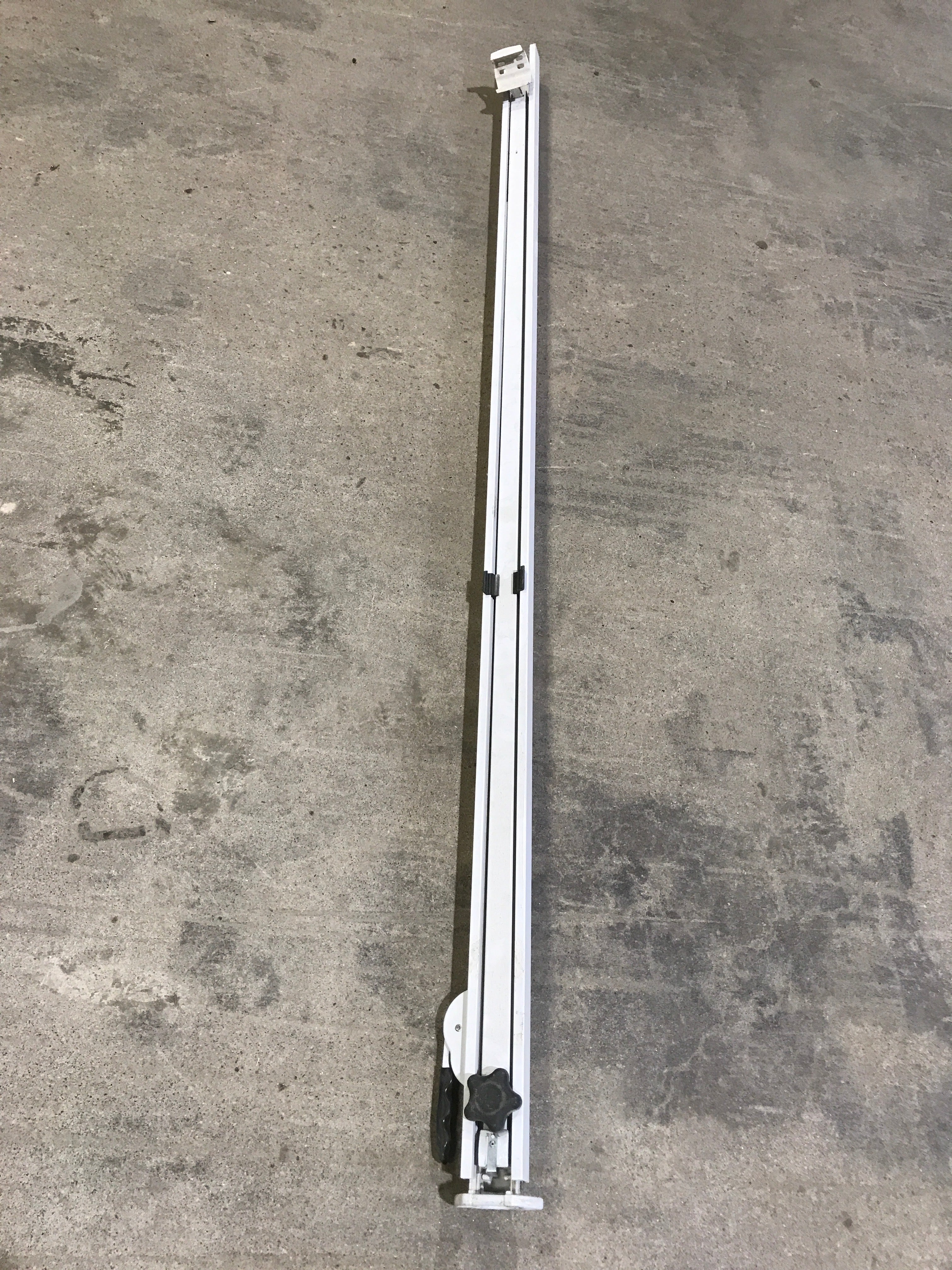 Used Dometic Sunchaser II Single Manual Arm