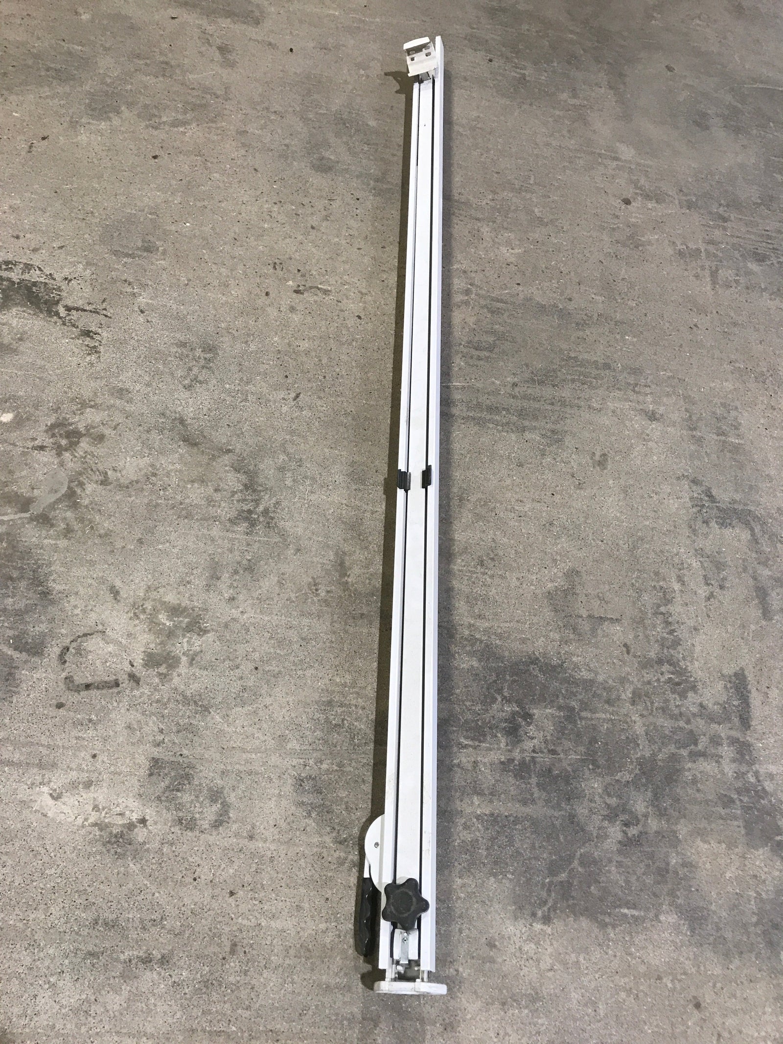 Used Dometic Sunchaser II Single Manual Arm