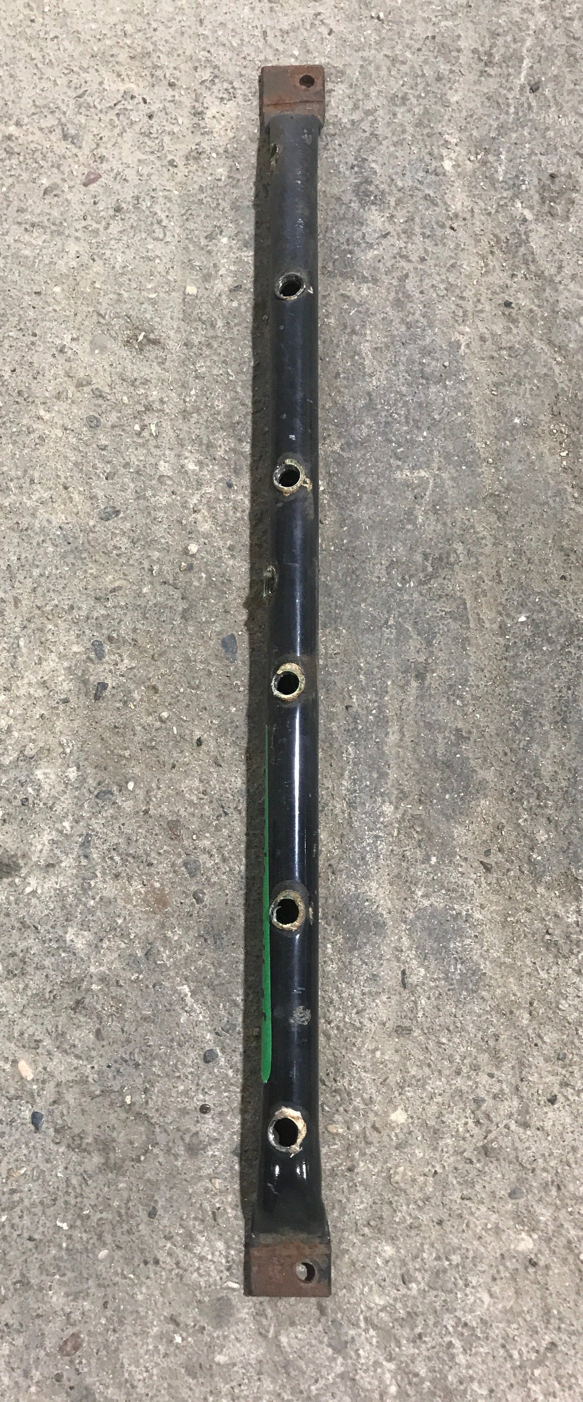 Used Magic Chef Oven Manifold Pipe 7513P09560