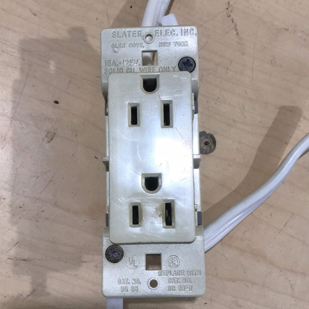 Used RV 125 Volt Wall Receptacle / Outlet - SC 85-R