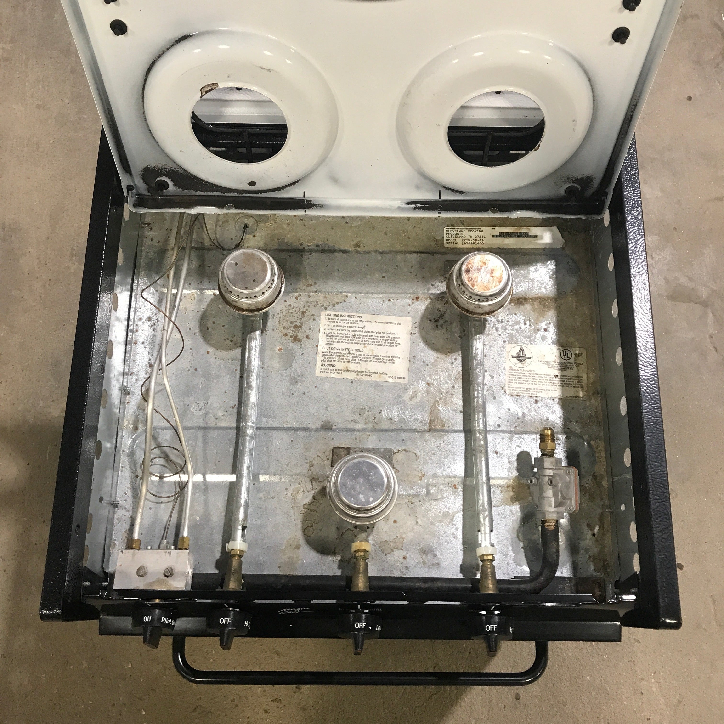 Used Magic Chef 3 Burner RV Range / Cooktop 22TW-3B-49