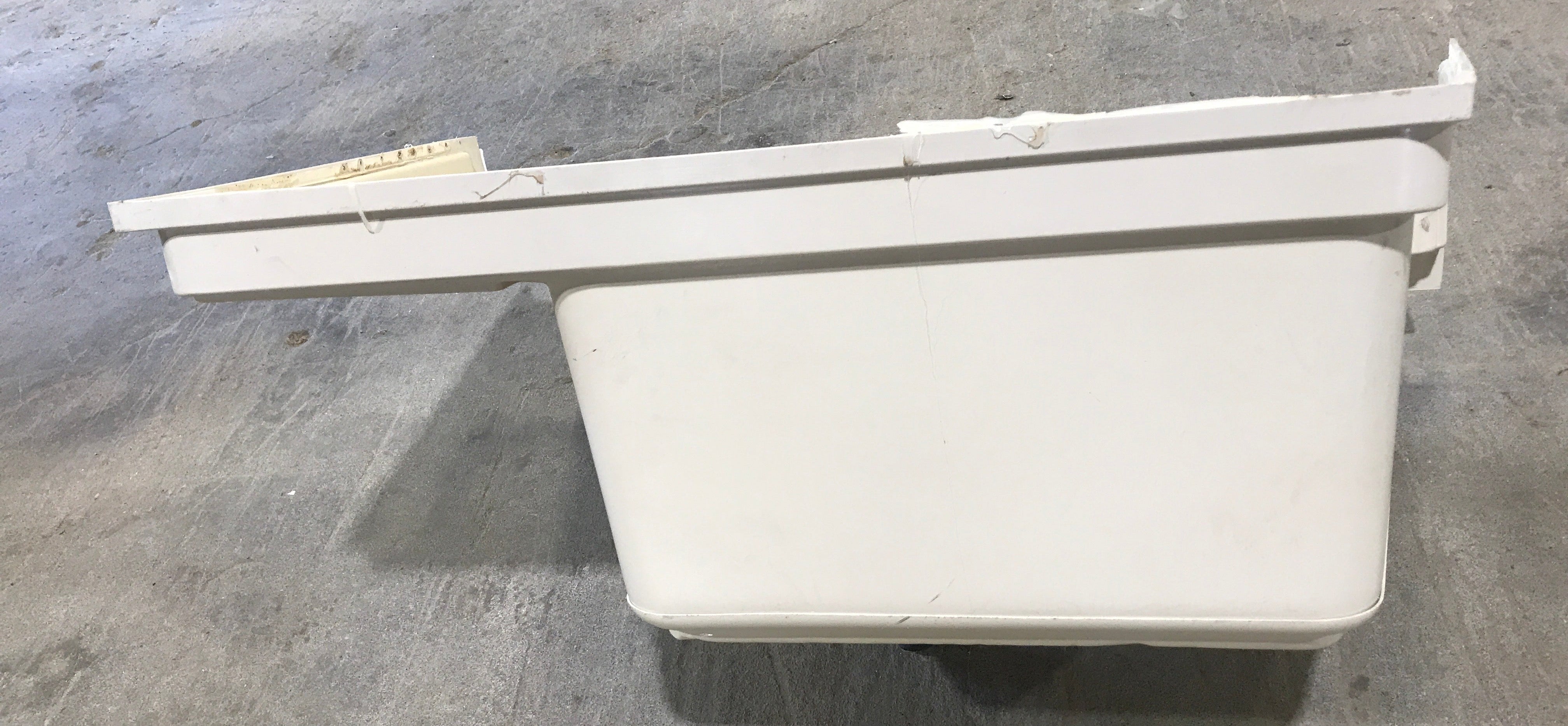 Used RV Step Bath Tub 39 1/2” x 24” - Right Hand Drain - Young Farts RV Parts