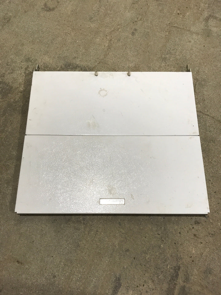 Used MAGIC Chef Bi-Fold Cover CLY1610BDW