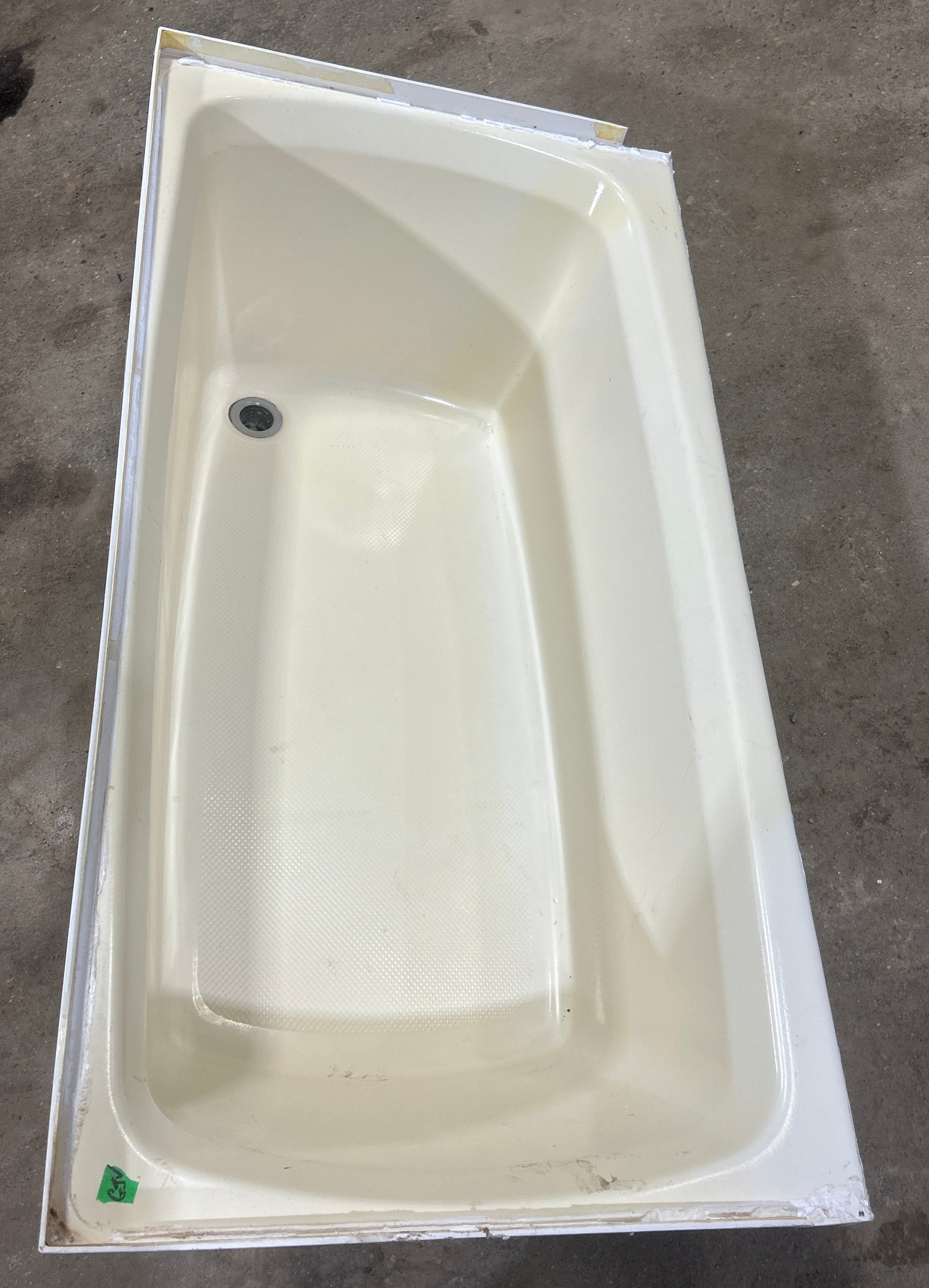 Used RV Bath Tub, Right Hand Drain - 46” L x 23 1/2" W