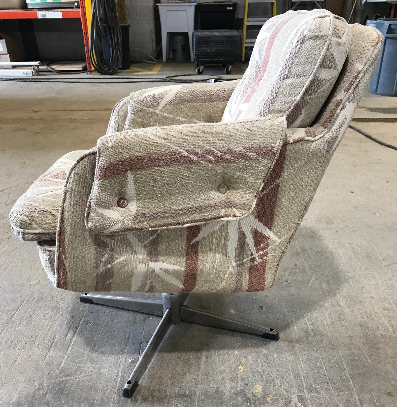 Used RV Chair - Light Tan with design