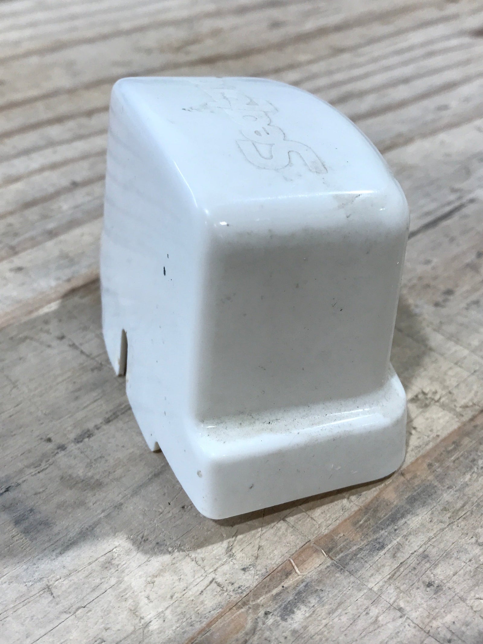 Used Dometic Vacuum Breaker Cover Kit - 385310796
