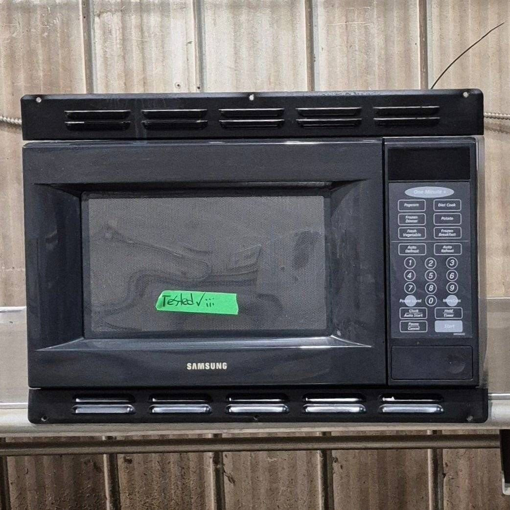 Used Samsung RV Microwave, 20 3/8