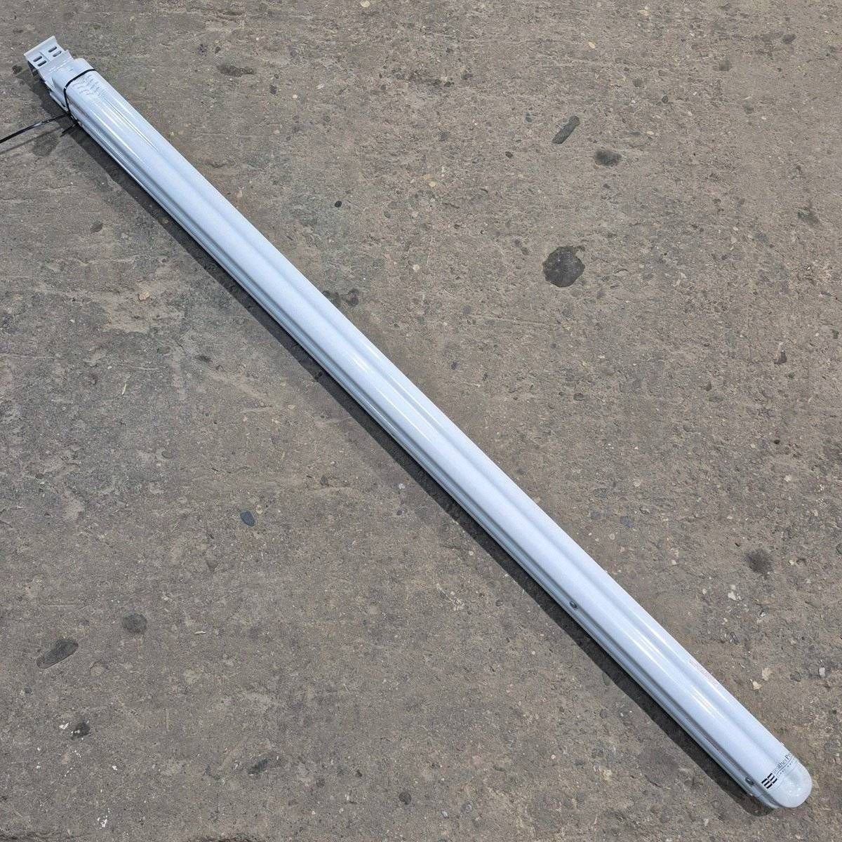 Used Dometic Awning Arm, Idler (Rear) Non-Powered, White, 65 1/2