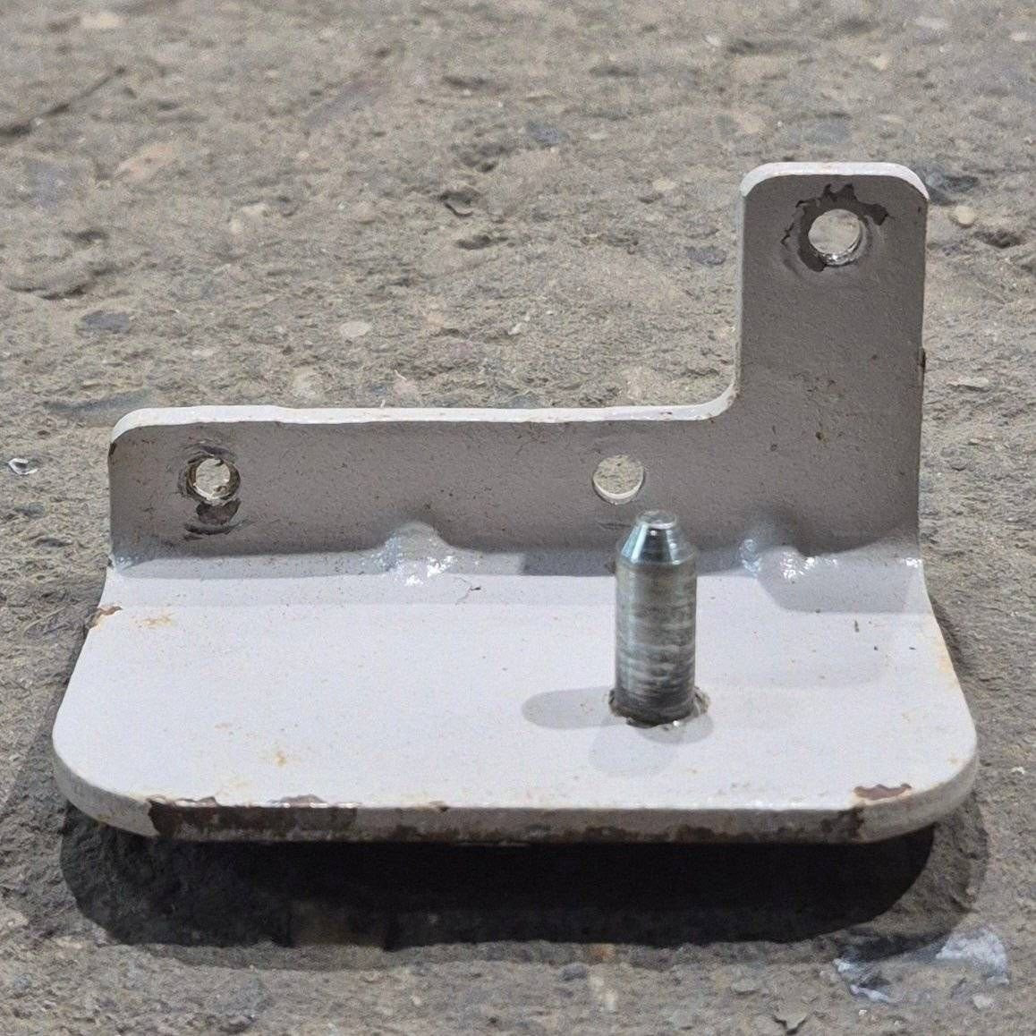 Used Norcold Fridge Door Hinge, Top Right, Bottom Left, Beige - 620187 - Fridge Door Hardware