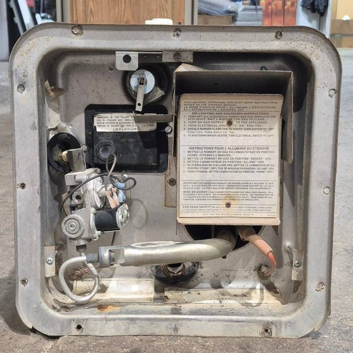 Used Complete Suburban Hot Water Heater, 6 Gal. - SW6D - Water Heaters