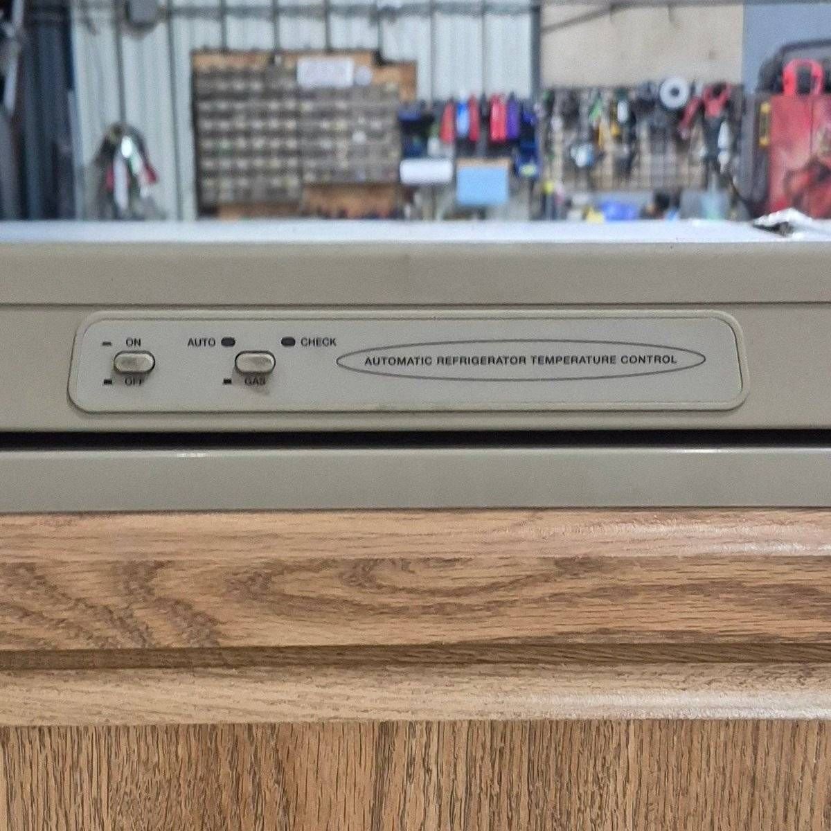 Used Complete Dometic Fridge, 2-Way - RM2652 - Photo 2
