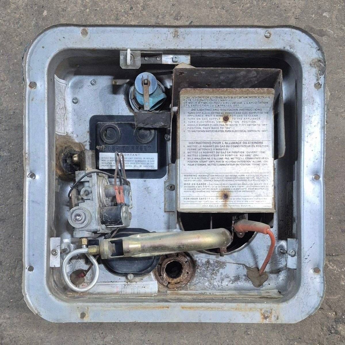 Used Complete Suburban Hot Water Heater, 6 Gallon - SW6DE  - Photo 2
