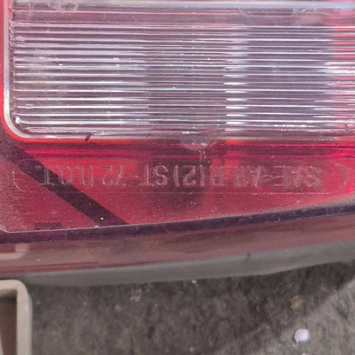 Used Miro-Flex RV Tail Light Assembly, With License Plate Bracket,  10 1/8" X 7" X 2 3/4" - 340 - Photo 3