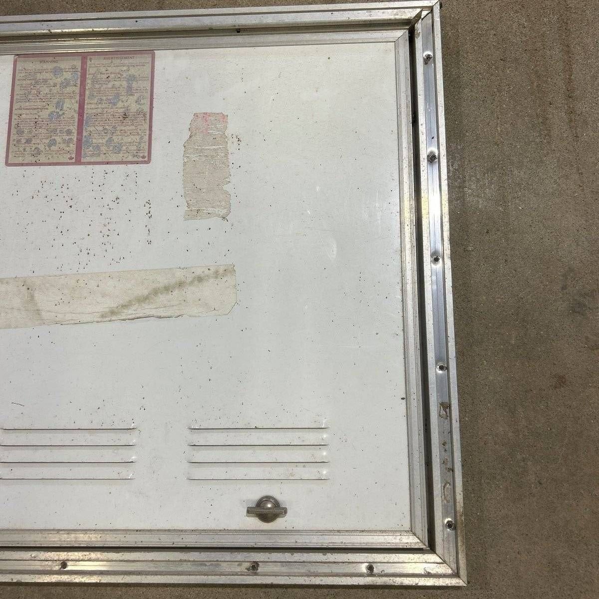 USED Square Corner Propane cargo door - 25.25 X 19.75 X 0.625 - Photo 3