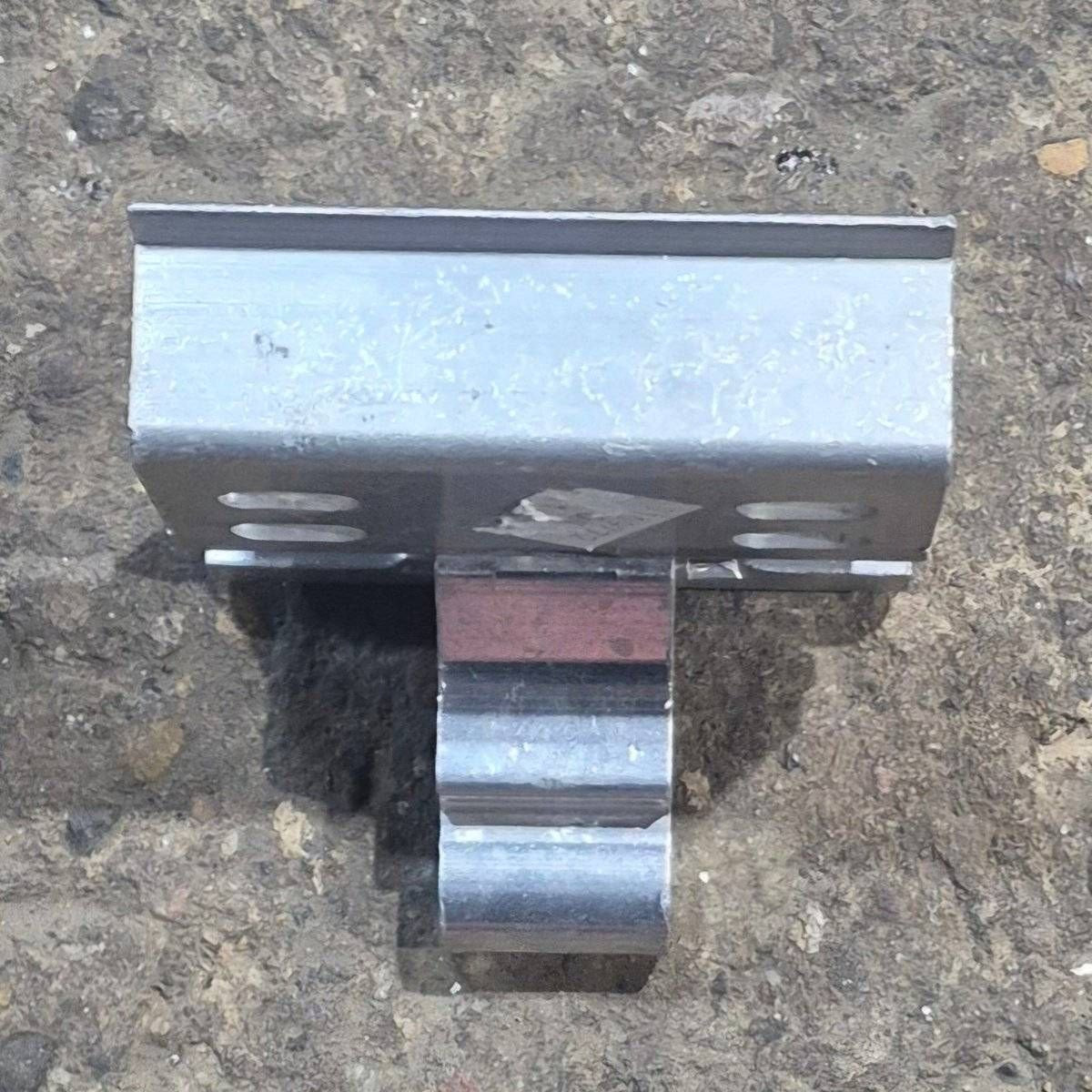 Used Dometic Upper Bracket, Silver - 3109772008 - Photo 4
