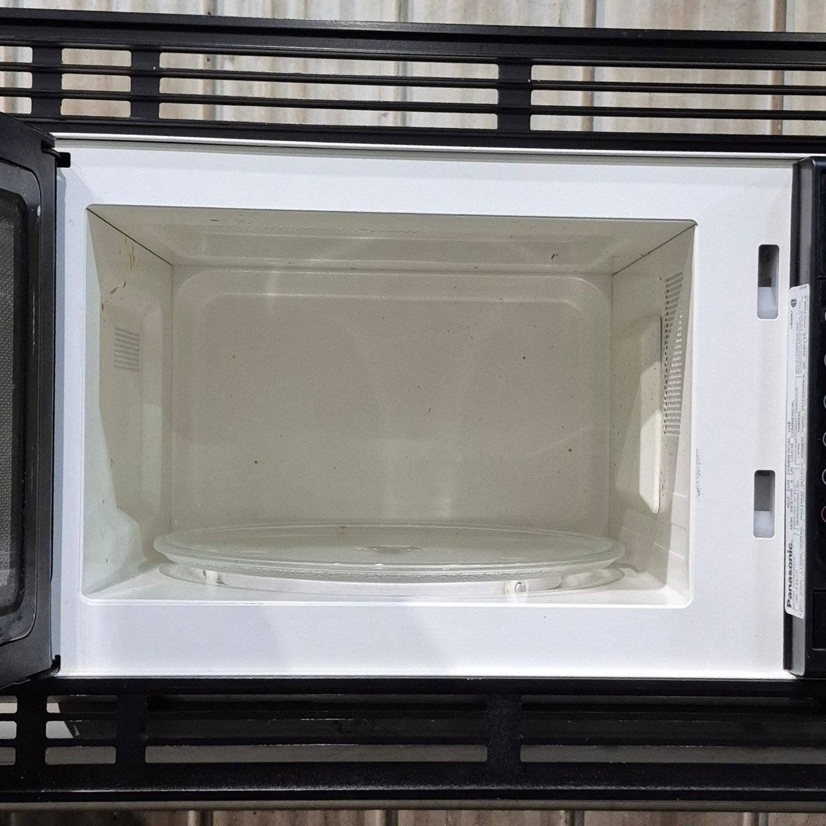Used Panasonic Microwave - NN-4461C - 12" x 21.625" x 14" - Photo 6