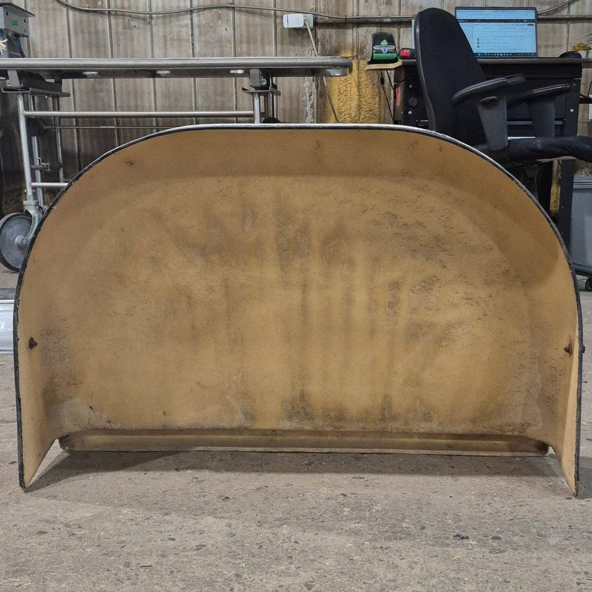 Used Hard Wheel Cover - 36 1/2" W - Photo 4