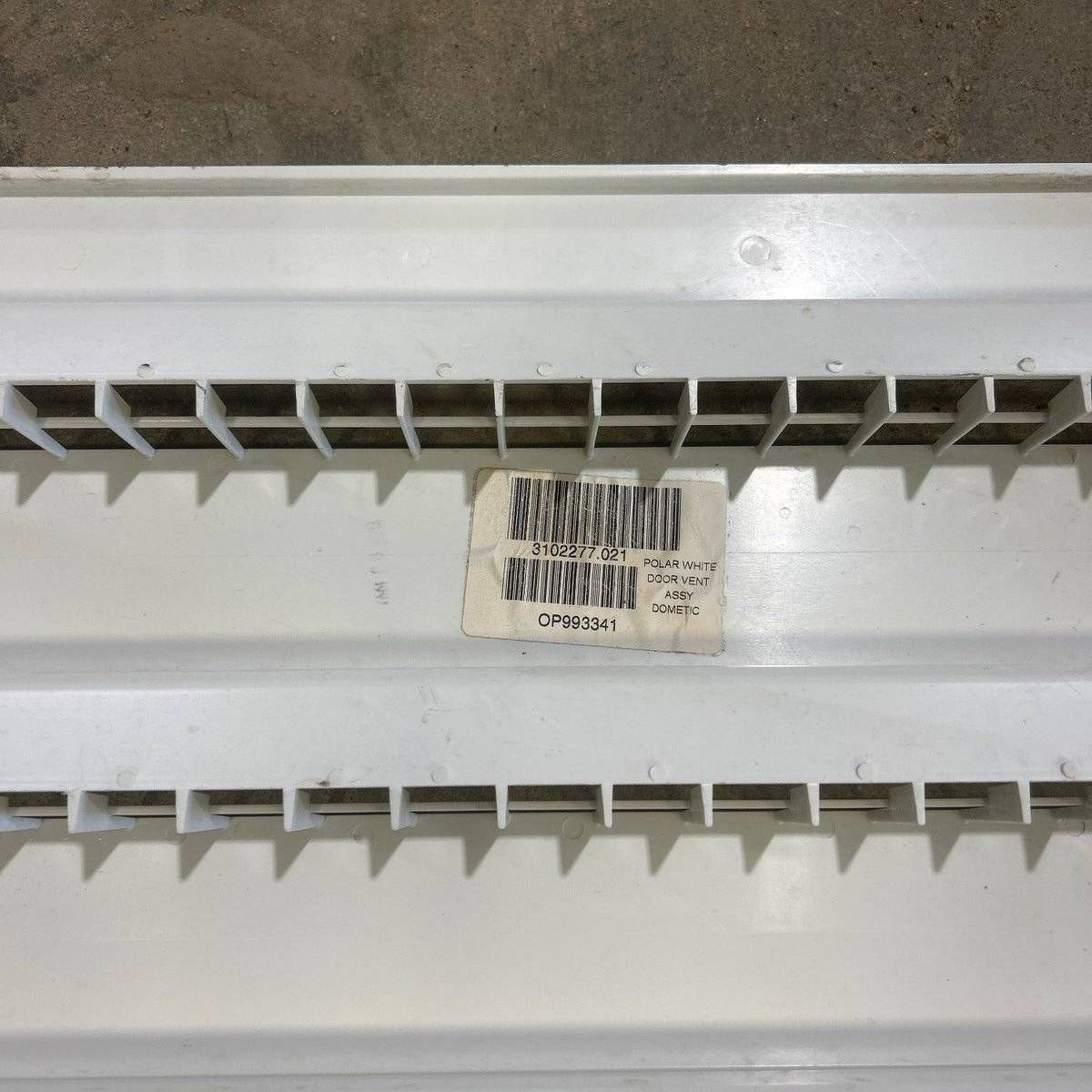 Used Dometic Air Intake Side Refrigerator Vent, Yellowed, No Frame - 3102277.021 - Photo 5